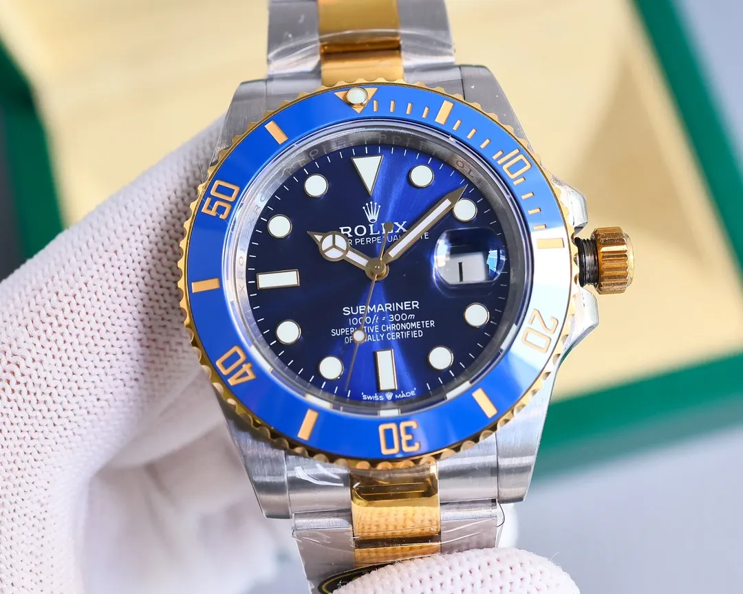【High-end replica】💰1160! Customized all-in-one machine 💰1720! Top replica 💰Private chat! The 6-digit Rolex Submariner comes with a crown, which is more upscale. The real size of 41mm is consistent with the original, the 4-corner lugs are smaller, and the strap buckle is wider! The real diameter is 41mm, the crown logo is added in the middle of the word SWISS MADE at 6 o'clock on the dial, and the ceramic ring is made of platinum scales that are not easy to fade! The perfect version of the C-circle Green Water Ghost is worth owning, and the shop owner strongly recommends it! The quantity of this batch is limited, so order quickly and act coolly! Assembled with the high-end version of the substitute grade C ring on the market, the entire ceramic ring is completely reborn and fired according to a new formula and temperature. The color is no different from the original to the naked eye, completely beating the ordinary version on the market. Clone the original Cal.3235 one-piece movement, reversibly adjustable movement, the same as the original version, the key points are as follows 1: The whole series is equipped with a real-life Clean factory green ceramic ring, a comprehensive analysis of the composition of the original Cerachrom ceramic outer ring, the technology of using silicon dioxide to wrap nano-alloy coloring and agent ceramic coloring, and through experiments at different temperatures, it was finally determined to be fired at around 1200 degrees Celsius. The factory’s many years of manufacturing experience and the hard work of many engineers finally presented everyone with a palace-level green circle. It is difficult for professionals to distinguish the authenticity with the naked eye, completely crushing all current versions on the market. The ring mouth is more than 95% the same as the original one, so it can be said that there is no difference. When comparing two original Green Ghosts together, there is a color difference. In addition, the ring mouth scale does not turn black. The scale on the ring mouth uses physical vapor deposition technology. Platinum powder is coated on the font at high temperature to make the color of the font durable. It will not fade or turn black when exposed to water or oil! 2: Change the 4 beads inside the ring to the same round beads as the original ones, and the ring mouth will make a crisp sound. 3: Imported sapphire glass is highly transparent and wear-resistant. The most important thing is that the height of the glass is the same as the original one, several C higher than the ceramic ring. To the naked eye, it seems to be in a horizontal line with the ceramic ring! 4: There is a gap between the watch mirror and the ceramic ring, which is exactly the same as the original one, no difference! 5: The luminous stone on the round nails of the literal scale is full but not overflowing. It glows with ice blue luminous light in a dark environment. The edge of the scale is polished and smooth as the original one. The literal font printing correction is consistent with the original one! 6: The hands are the same as the original solid central axis, no longer a fake hollow axis! 7: The size and thickness of the watch case are consistent with the original! The quantity is limited, so be quick when placing your order! Real shots taken outdoors, no photoshopped pictures, the real thing has a better texture! Focus is an attitude. Please look for the unique packaging and unique number of Factory C. XN778659, the latest code is correctly coded, matched with 3235 all-in-one machine, counterclockwise adjustment, calendar callback, quality assurance. 🔥D1 continues to produce excellent products🔥