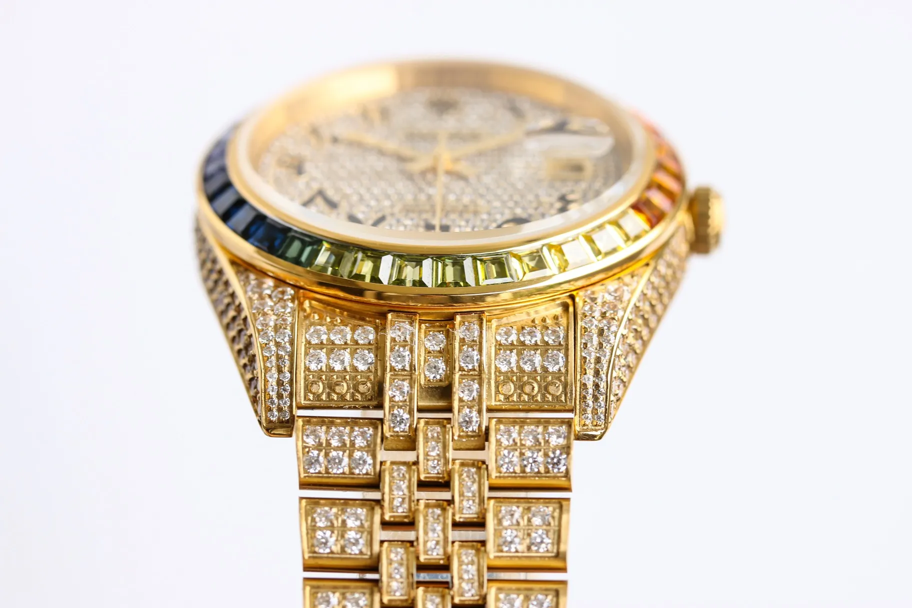 【Top Replica】💰Private chat! Rolex Diary Full Diamond Rich Edition Luxurious 18k Nano Technology! The entire shell and steel belt are inlaid with Swarovski crystal diamonds! (If diamonds fall out due to non-human factors within 5 years, they will be replenished free of charge), which makes the sparkling effect under the light even better! Brand new with 5 sets of full diamond steel belts! 41mm original size, using fully automatic imported mechanical 3255 movement, sapphire scratch-resistant glass mirror, 18k vacuum plating that will never fade, the best luxury recommendation for gift giving!
