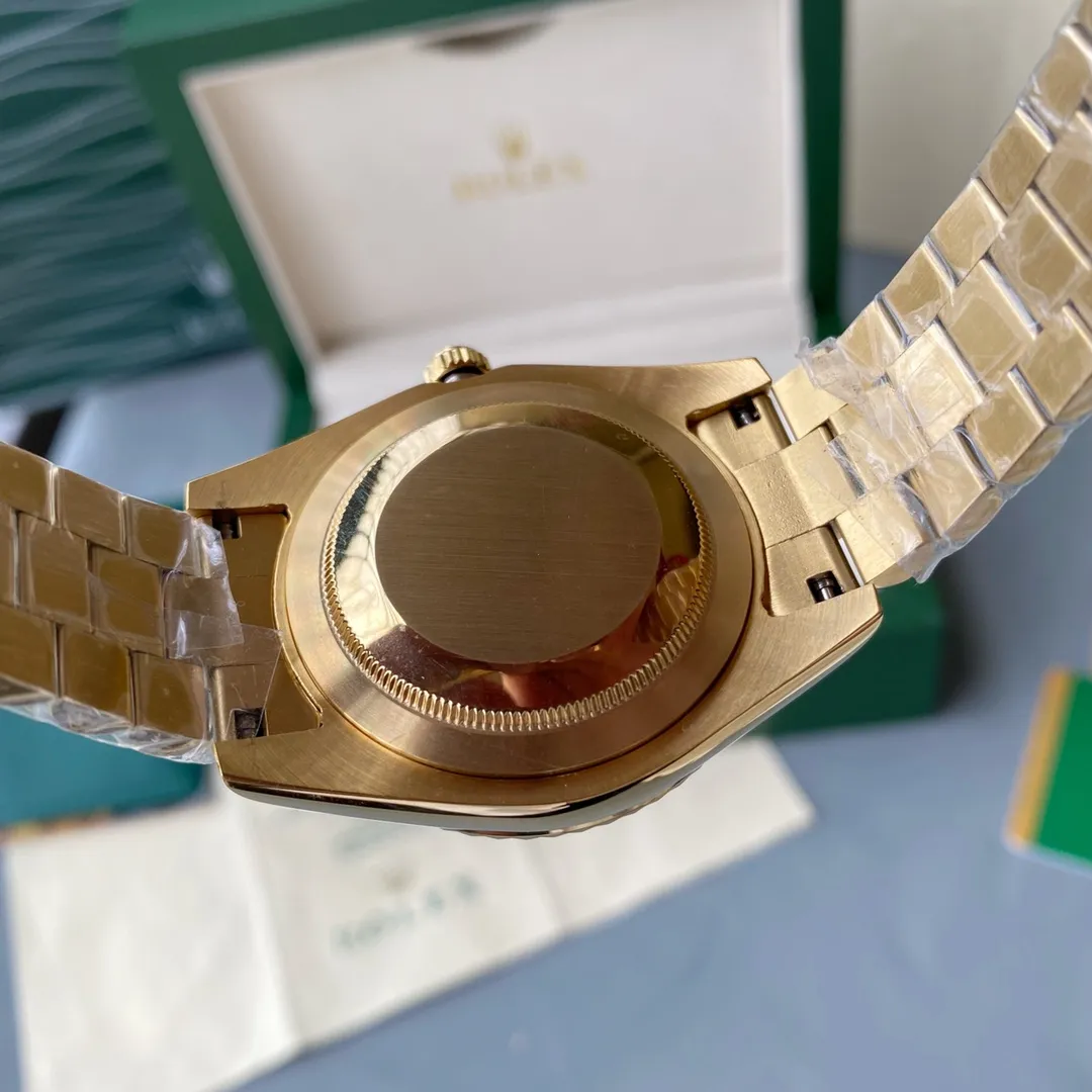 【High-end replica】💰1920! The good quality of Rolex Diary "Inlaid Edition" is never "made up" by words. Paying attention to the details of quality starts from the "core" 🏅️ Latest: Rolex [Diary Series] Type: Fine men's watch (all-match for business) Strap: 316 stainless steel strap Inner cover: ⚠️⚠️Exclusive original steel inner cover, never loose 🏆🏆 Movement: Type 2813 fully automatic mechanical movement [Zero repair] Mirror: Imported sapphire glass (never scratched) CNC waterproof case, waterproof to 200 meters {No need to go outside to strengthen waterproofing) High-quality watch, elegant taste, vast and majestic, unique ingenuity, treasure for the wrist Size: 41mm in diameter, 10mm thick 🔥Top-quality products continue to be produced🔥