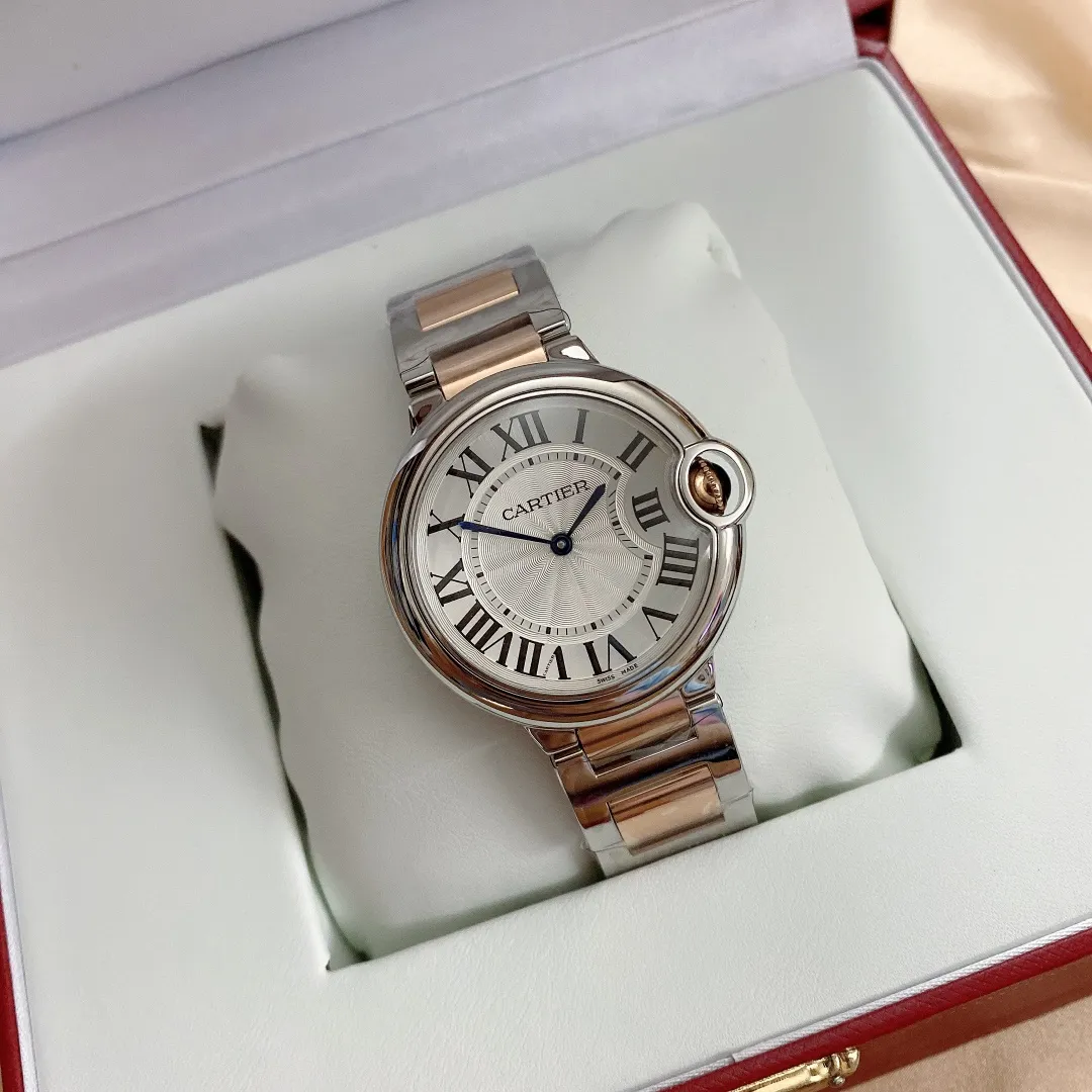 【High-end replica】💰1720! Cartier "Cartier" movement: Swiss imported quartz movement, original 1:1 replica 36MM, convex curved case, sapphire glass, guilloche dial, sword-shaped hands. In the world of Cartier watchmaking, the Ballon Bleu watch is famous for its delicate style and elegant style.