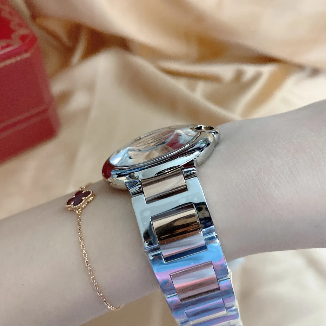 【High-end replica】💰1720! Cartier "Cartier" movement: Swiss imported quartz movement, original 1:1 replica 36MM, convex curved case, sapphire glass, guilloche dial, sword-shaped hands. In the world of Cartier watchmaking, the Ballon Bleu watch is famous for its delicate style and elegant style.