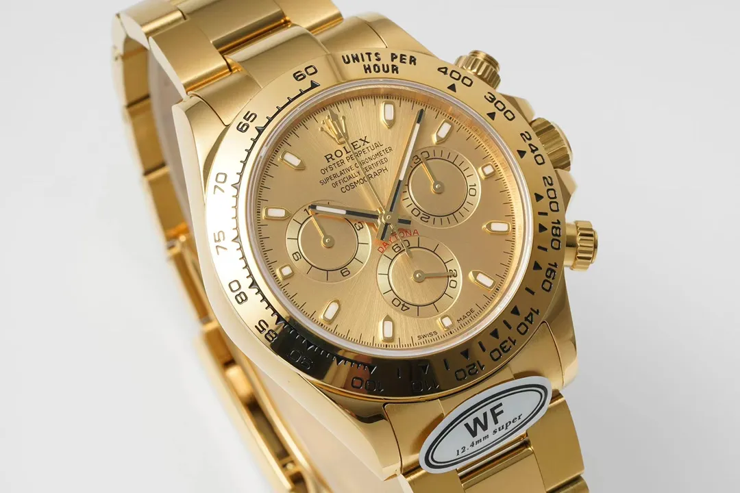 【Top replica】💰4500! Rolex Daytona is coming! A one-to-one replica of the original! All dials are carefully crafted and developed based on original genuine dials as templates! 904L fine steel 1:1 genuine replica manufacturing! Ultra-high precision polishing and detail processing! The bevel edge of the glass has the correct curvature, high transparency and good texture! The white steel scale ring and ceramic ring are oil-filled and electroplated with exquisite effects! Each one is literally an original genuine substitute dial! Unmatched by high imitations on the market! It is a special dial for k gold replica watches! The original luminous nails and hands have been successfully reproduced! Case and strap details! They are all authentic products! Different styles, different shell shapes, different connections! Every detail is in place! Make sure every style is correct! It is the only one on the market that truly does it with care!