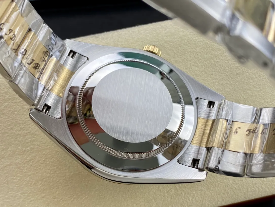 【High-end replica】💰1160! Rolex Single Calendar Datejust Series 41mm [Diameter] 41mm [Movement] Equipped with imported fully automatic mechanical movement [Ring] Rolex RingCommand triangular pit pattern / aperture [Mirror] Scratch-resistant sapphire glass mirror [Material] Imported 316L stainless steel case [Strap] Stainless steel (Oystersteel) optional three-bead/five-bead chain strap [Buckle] Original buckle Super high quality, more beautiful in kind, market exclusive! Classic men's casual watch, the standard accessory for successful men, allowing you to wear it once and for all!