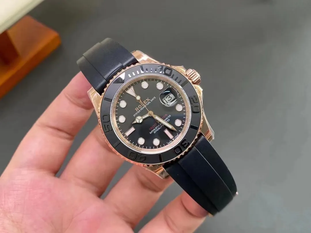 【High-end replica】💰1160! 【Customized all-in-one machine】💰1720! All Rolex Yacht-Master 40mm watches are shipped. On the basis of adhering to the characteristics of the brand, they are simultaneously matched with rubber straps and original buckles. [Movement] Equipped with dedicated and manufactured 0️⃣reworked, 💯new original Citizen 9015 fully automatic mechanical movement, with accurate travel time, excellent performance and a power reserve of up to 48 hours. [Case] 316L stainless steel case The original version of the ceramic ring rotates in both directions simultaneously, perfectly presenting the same curvature and luster as the original version. The ultra-strong high-density mineral glass mirror and exquisite workmanship perfectly inherit the original diving and swimming 🏊‍♀️Performance [Literal] The scale is clear, the luminous light is super long-lasting, the details are synchronized and authentic, the inner shadow ring is clear and the font is well-proportioned [Strap] 316L stainless steel adjustable buckle with imported high-quality rubber strap, comfortable and durable to wear ⚠️Please look for the exclusive quality