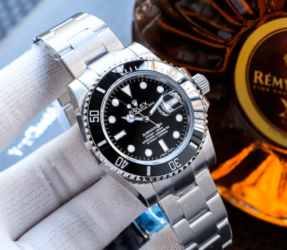 【High-end replica】💰850! Rolex Submariner is coming, with affordable price and high-end experience. The eight incomparable features of Rolex Submariner: 1⃣Ceramic ring: The green ceramic ring reaches 99% of the genuine emerald green, and the black Submariner reaches 100% without color difference. Like the original version, the platinum-plated scales are stain-resistant, non-blackening, and the luminous beads are full and crystal clear. 2⃣Swivel: The diving circle is attractive. The original version has the same feeling of being dragged, and it does not feel stiff when turning. 3⃣Material: Full watch stainless steel. 4⃣Movement: Imported Citizen 8215 fully automatic movement, stable and accurate. 5⃣Case: made of fine steel, 9⃣Strap: clear brushed texture, the headband is CNC cut, and seamlessly connected with the case. 7⃣Glass: Using the same pit glass as the original version, two-stage lathe, the process is several times more complicated. 8⃣Super cost-effective, conscientious price