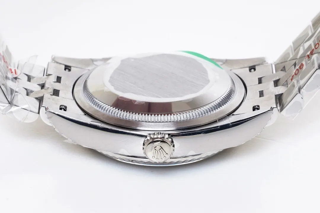 【High-end replica】💰1360! 【Customized all-in-one machine】💰1920! 【Top Replica】💰Private chat! ! ! [2023 New Style] Rolex Datejust 36 Series ① Exclusively customized 3235 movement, kinetic energy storage up to 72 hours, stable and reliable quality; ② Case: same size and thickness as the original; ③ Text: polished nails, top Swiss ice blue luminous, delicate shading, color matching; ④ Glass: sapphire glass with 2.5x magnifying glass effect, transparent glass; ⑤Watch strap: Top-notch workmanship. Each strap fits perfectly with the lug, giving the wrist the highest comfort. Produced by EW, it must be a high-quality product. Every extreme detail is the sincerity of the EW factory’s ingenuity and development; this picture is a real shot of a top-grade replica!