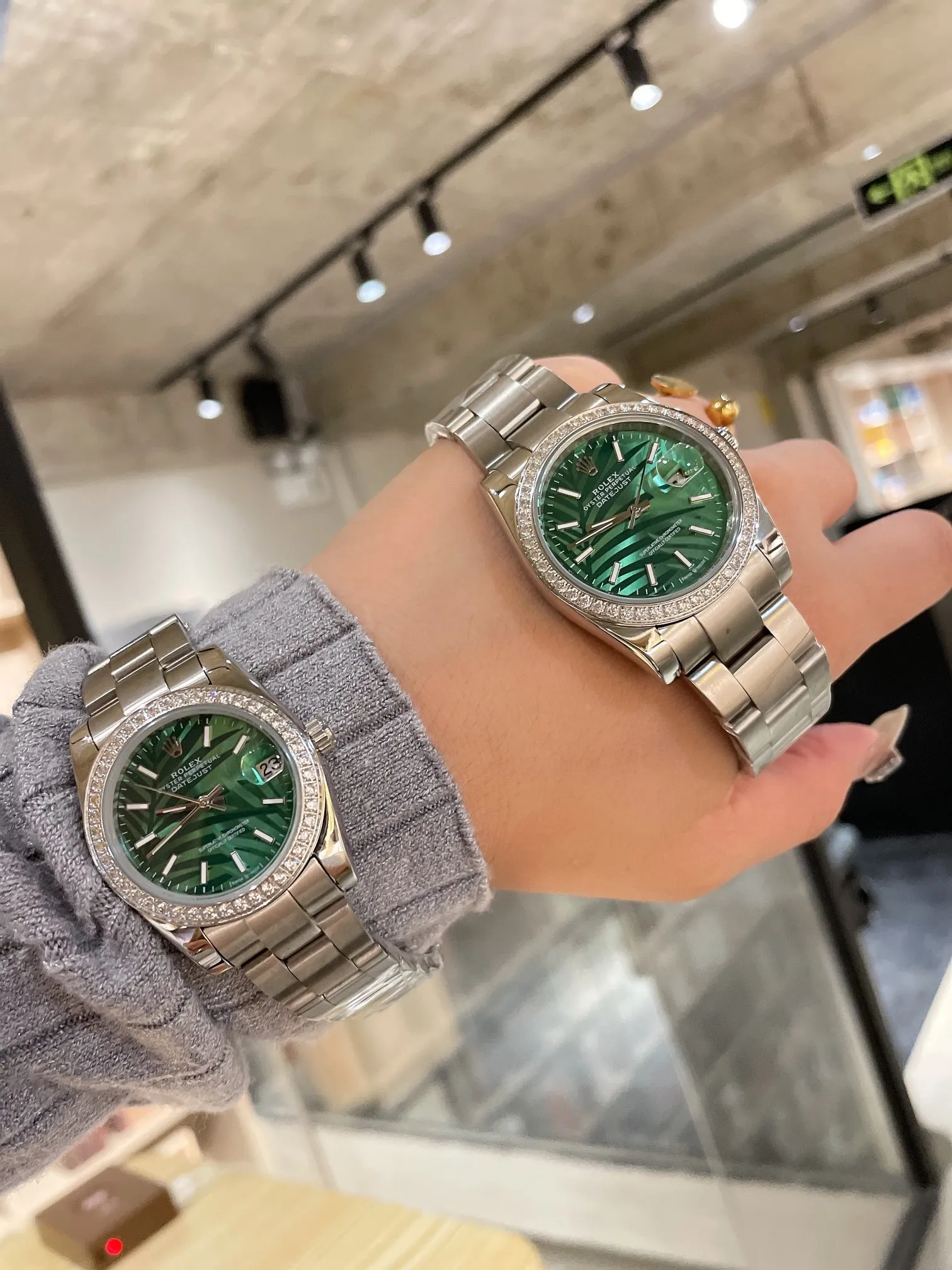 [High-end replica] 💰960 each! Rolex Datejust series classic women's model, solid three-bead steel belt-original press buckle, Xiaohongshu hot recommendation, the design shows the unique noble and elegant goddess temperament! The 316 stainless steel case is paired with Swarovski crystal diamonds and is inlaid by hand. Its feminine, high-end and not flashy style is widely loved by successful people. It has gradually gained popularity and is highly respected by ladies from all walks of life. Exquisite craftsmanship, combining nobility, elegance and unique temperament