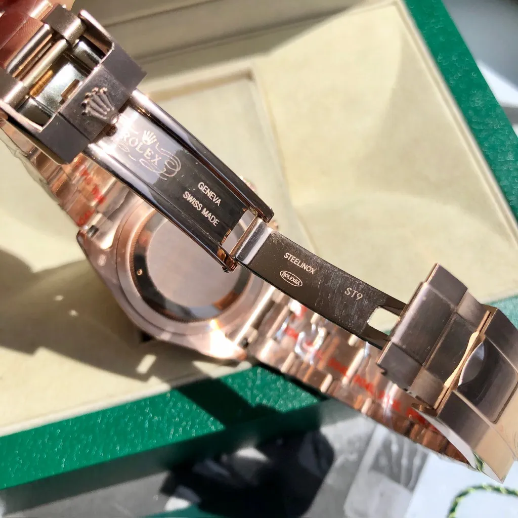 【High-end replica】💰1160! Customized all-in-one machine 💰1720! Rolex Daytona Series [Diameter] 40mm [Movement] Equipped with imported fully automatic mechanical movement [Ring] Imported finely polished ring/ceramic ring [Mirror] Scratch-resistant sapphire glass mirror [Material] Imported 316L stainless steel case [Strap] Stainless steel three-bead strap/high-quality tape [Buckle] Original buckle Super high quality, more beautiful in kind, market exclusive! Classic men's casual watch, the standard accessory for successful men, allowing you to wear it once and for all!