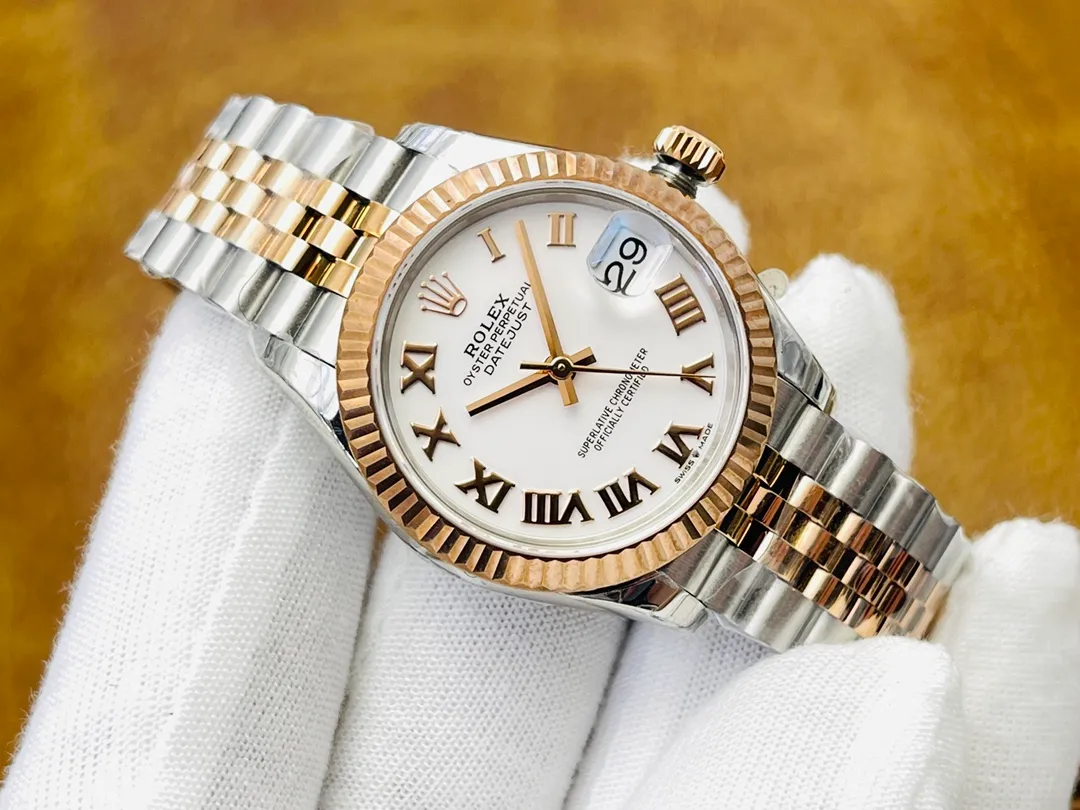 [VR Factory2023 Wall Crack Recommendation: A sincere work that pays homage to the classics] The market’s top replica version of the Rolex Datejust watch series 28MM/31MM, shaping the model of classic watches, details: 1⃣️ Equipped with 2671 movement, 48-72 hours of power reserve, non-market ordinary version. 2⃣️The overall material is made of 904L fine steel. The curvature of the side of the case is polished in place, and the thickness of the side is consistent with the original. 3⃣️Classic dog tooth ring, the platinum (electroplating) ring mouth presents a radiant light effect that is infinitely close to the original version, and the triangular pit pattern is clean and neat. 4⃣️The watch mirror is made of real sapphire crystal glass, which increases the transparency of the watch. At the same time, it has been treated with anti-glare technology, making it very convenient to read watch data and has high hardness. 5⃣️The only synchronous original thickness in the market is 11.5MM!  VR Factory2023 creates classic and ingenious masterpieces. Welcome all friends to taste it!