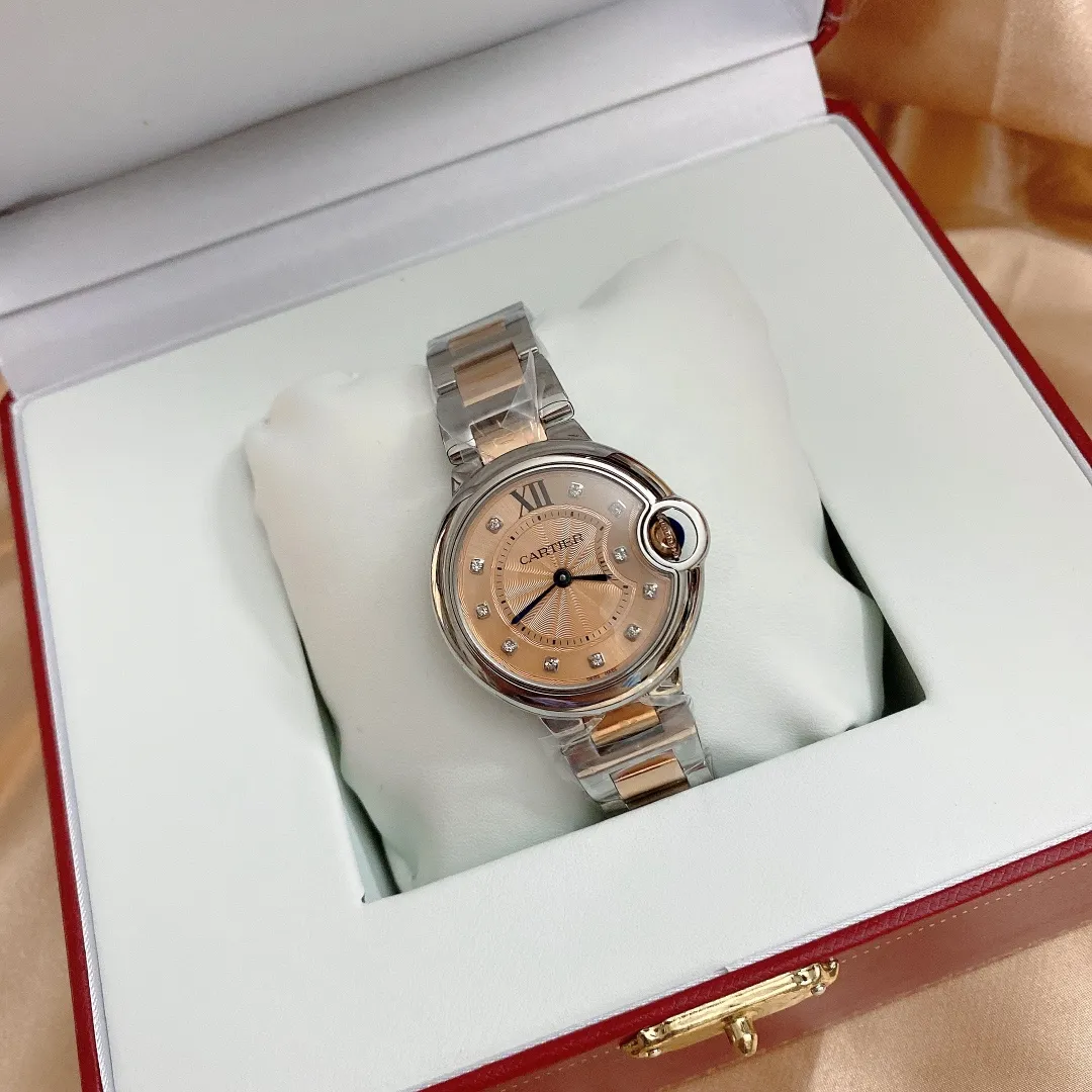 【High-end replica】💰1720! Cartier "Cartier" movement: Swiss imported quartz movement, original 1:1 replica 33MM, convex curved case, sapphire glass, guilloche dial, sword-shaped hands. In the world of Cartier watchmaking, the Ballon Bleu blue balloon watch is famous for its delicate style and elegant style.