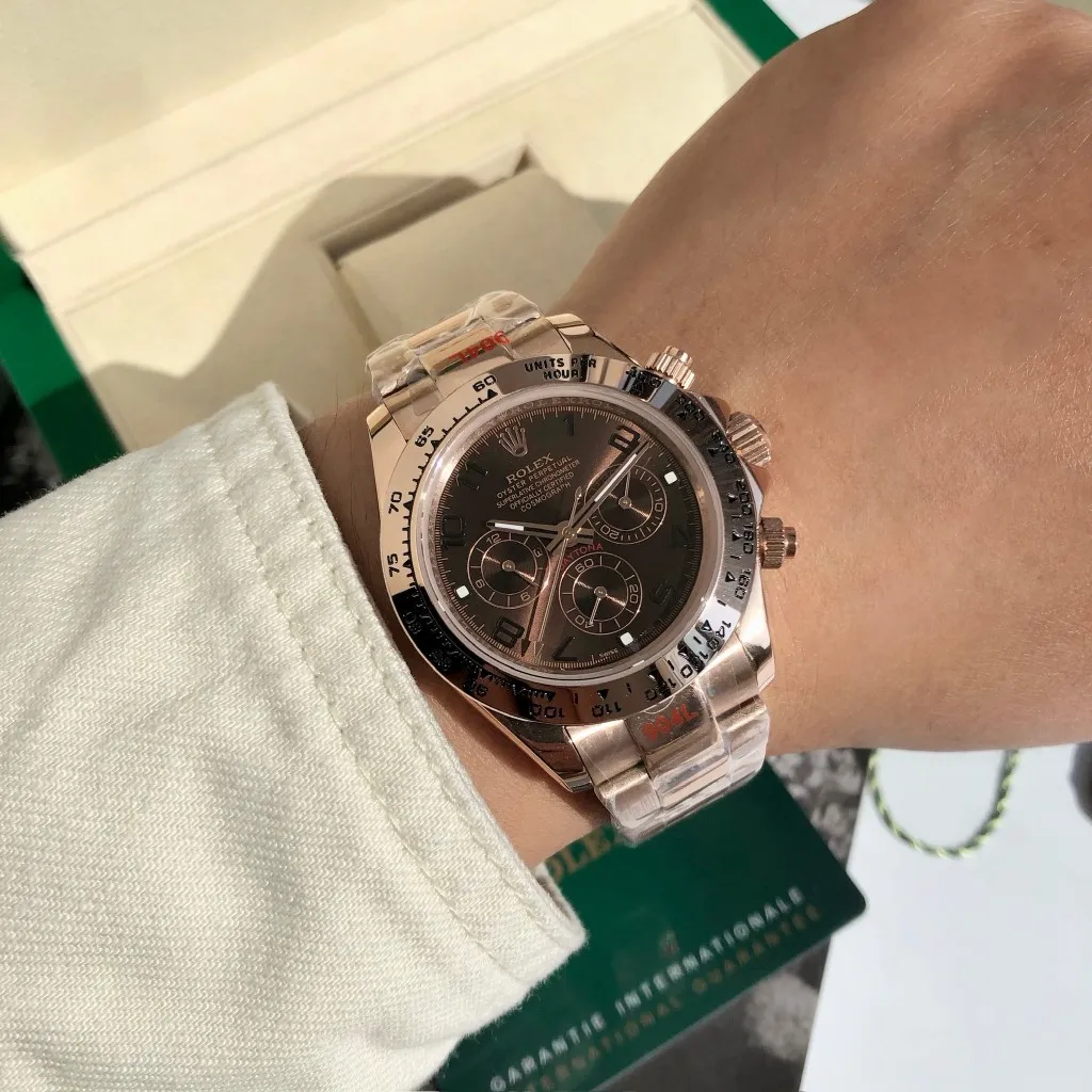 【High-end replica】💰1160! Customized all-in-one machine 💰1720! Rolex Daytona Series [Diameter] 40mm [Movement] Equipped with imported fully automatic mechanical movement [Ring] Imported finely polished ring/ceramic ring [Mirror] Scratch-resistant sapphire glass mirror [Material] Imported 316L stainless steel case [Strap] Stainless steel three-bead strap/high-quality tape [Buckle] Original buckle Super high quality, more beautiful in kind, market exclusive! Classic men's casual watch, the standard accessory for successful men, allowing you to wear it once and for all!
