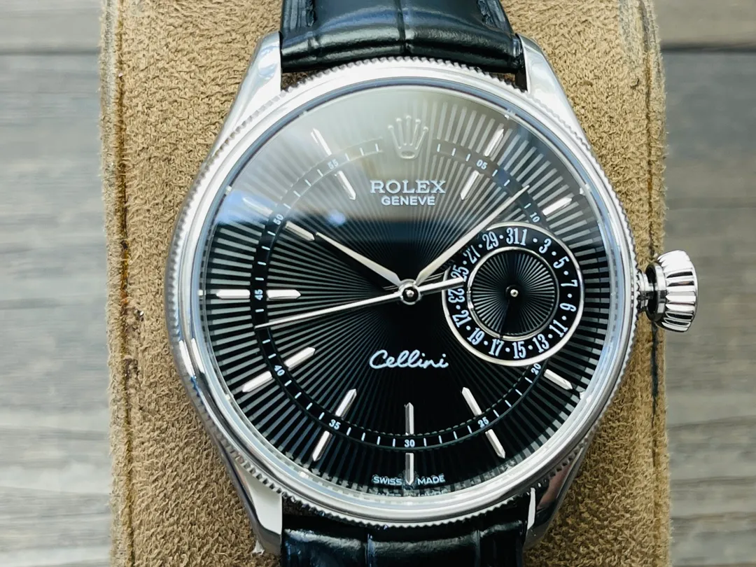 【Top replica】💰3300! Rolex Cellini Date! Coming strong! [Size] 39 mm, thickness 11.5 mm! [Movement] Equipped with a customized version of Rolex 3165 integrated movement, the large three-hand and small-hand calendar function are the same as the original version! [Case] ​​316L fine steel, top-grade thick gold plating + anti-oxidation protection, restoring the essence! [Literal] Manufacturing process of carving wavy bottom, the texture is super three-dimensional! [Pointer] Original top-notch flower batch craftsmanship! [Mirror] Sapphire glass crystal mirror! [Strap + Button] A soft American-like cowhide leather strap with clear knots and top-notch full hemming technology. It is the same as the original pin buckle for easy use! 2024's ingenious masterpiece creates an authentic experience and brings you a different authentic feeling. Welcome all watch friends to taste it!