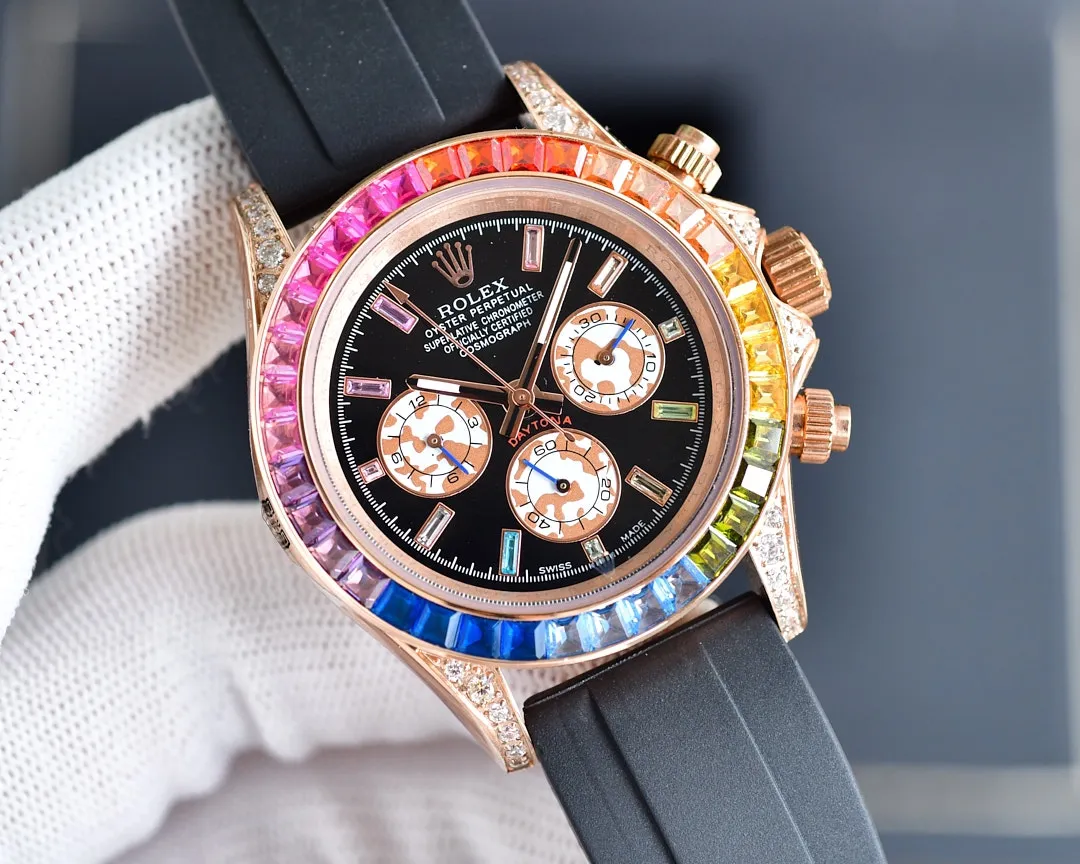 【High-end replica】💰1520! The Rolex-Rainbow Daytona inlay is optimized according to the 36 gemstones with the most coordinated color gradient transition from the original factory. The height and angle are consistent, and the refraction effect is beautiful. Each chronograph counter literally refracts due to different light, and the color is bright and bright. It is equipped with a fully automatic mechanical movement, a 316 stainless steel solid three-bead easy-adjustable strap, a mineral super mirror, 40mm✖️13 polished and exquisitely polished!