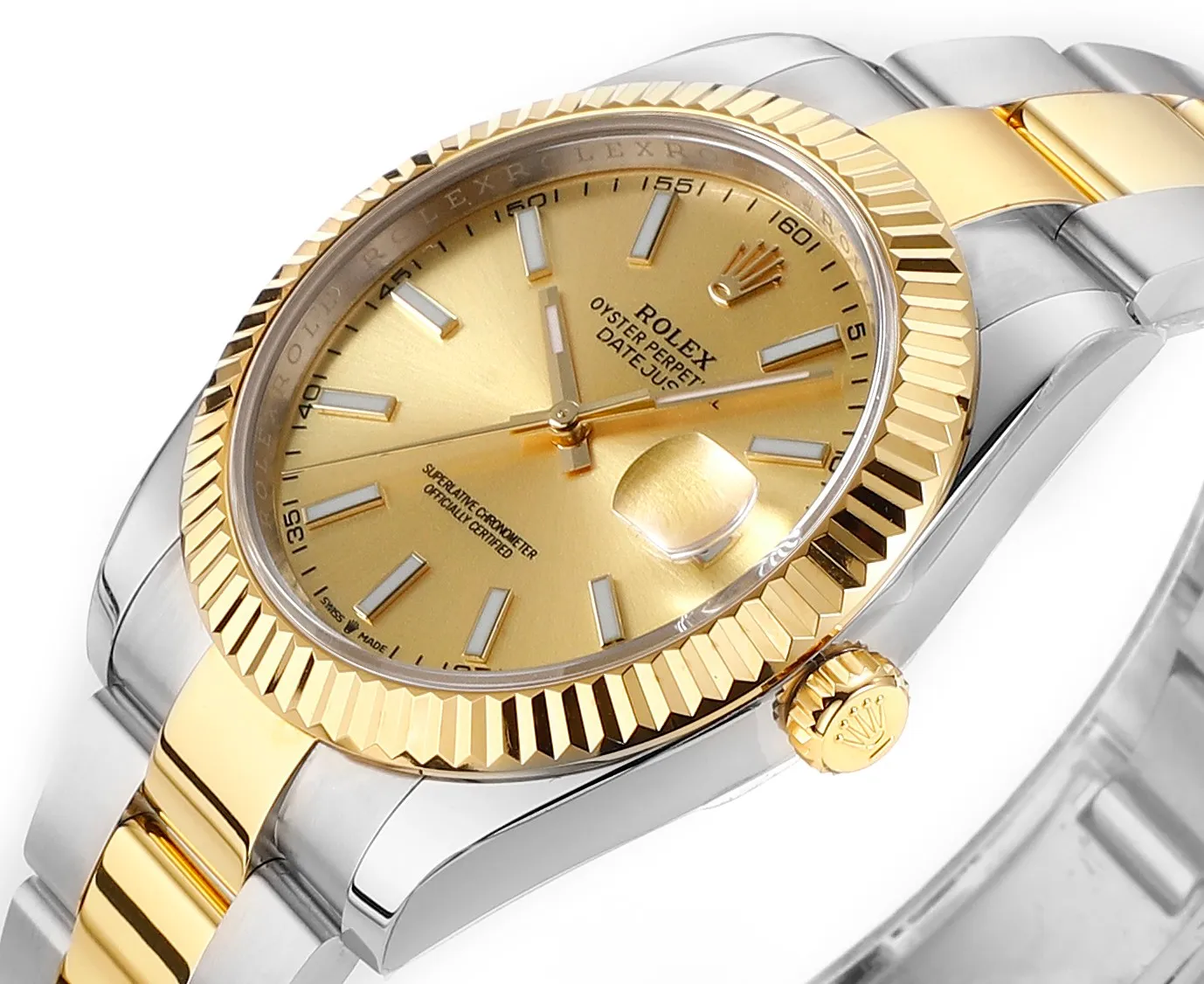 【High-end replica】💰1240! 【Customized all-in-one machine】💰1900! [Top replica] Private chat! ! ! The Rolex Datejust 41mm series creates a classic watch model. 1: The movement adopts Swiss 3235 movement. 2: In terms of material, the overall material is made of 904 steel. The curvature of the side of the case is polished in place, and the thickness of the side is consistent with the original. 3: Classic dog tooth collar. The platinum (electroplated) ring presents a radiant light effect that is extremely close to the original version, and the triangular pit pattern is clean and neat. 4: The watch mirror is made of real sapphire mirror, which increases the transparency of the watch. At the same time, it has been treated with anti-glare technology, making it very convenient to read watch data and has high hardness. 5: The only synchronous original thickness in the market is 11.5mm. This picture was taken in top reproduction quality!