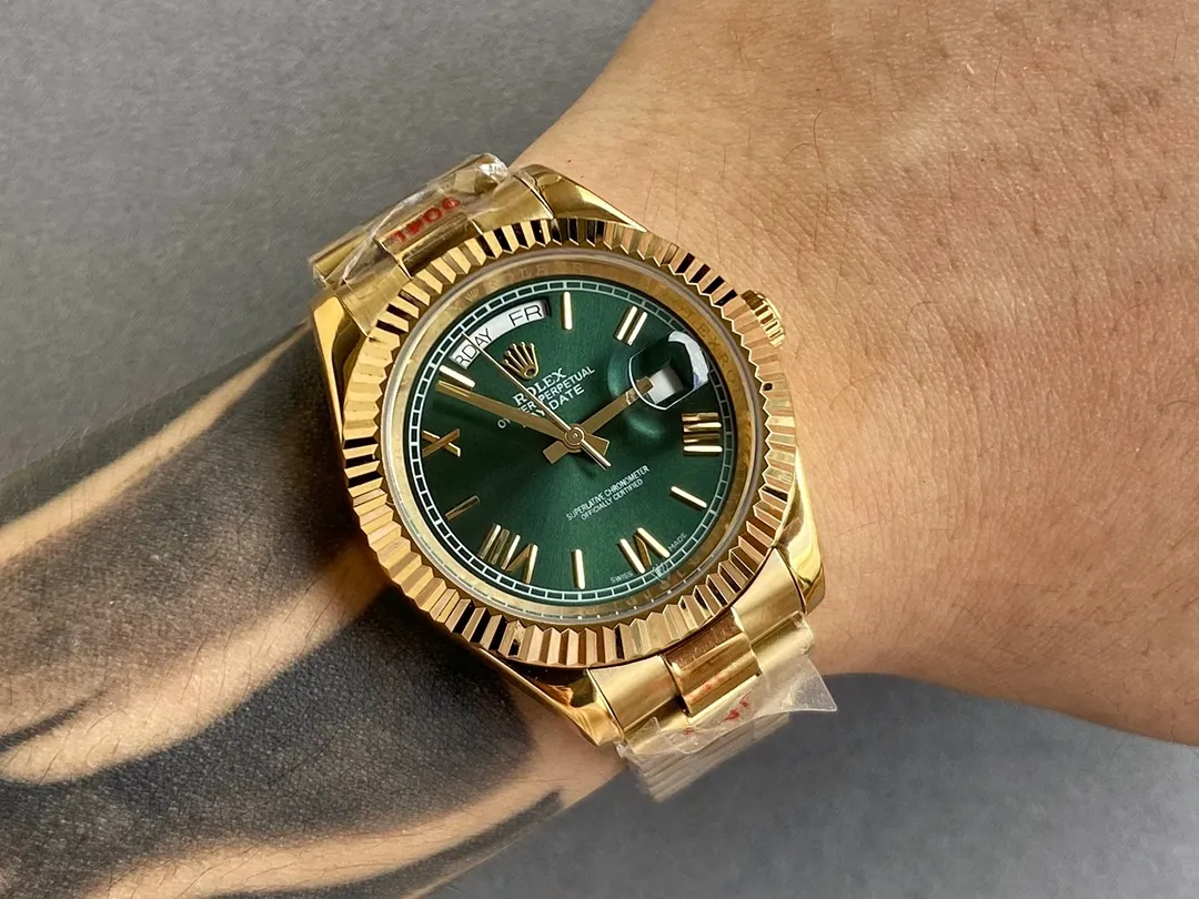 【High-end replica】💰1300! ROLEX Best Selling Classic Series: Datejust Oyster Dual Calendar Series Movement: Top imported fully automatic Citizen 8215 mechanical movement dual calendar display Case: Made of 316 stainless steel case Mirror: Sapphire scratch-resistant mirror Size: Diameter 40mm Thickness 10mm