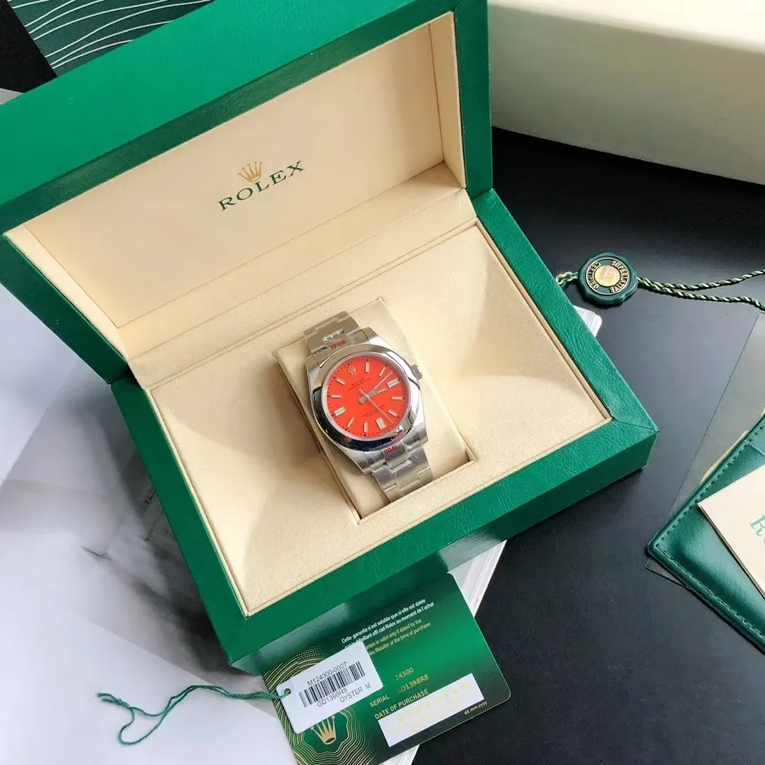 【High-end replica】💰1160! Rolex [Colorful Man, Oyster Life] The new Rolex Oyster Perpetual 41mm, the official synchronization model 124300 is perfectly crafted with original details, once again enhances the essence, and allows you to experience the original details of Citizen movement watches to the extreme. [Case] 316L stainless steel case, original synchronized shell shape and details (not the same model as the log-type case) to restore the thickness of the bezel, brushed lugs (matching the brushed texture of the bracelet), the sides of the case are rounded and full and brightly polished, perfectly synchronized with the original, the best 41mm shell size, 11mm dial thickness to achieve the original appearance reference 0 error [color] [Glass] Made of anti-scratch sapphire glass, the mirror surface is transparent and clear when reading, and the 6-digit exclusive small crown hidden mark is looming [Movement] Continue to use the new Citizen 8215 movement, accurate, stable and reliable [Literal] Using the original seven-color full-process computer numerical control color matching, the first original color matching in its class, perfectly matching the seven-color gorgeous and dazzling [Color] The super luminous color is comparable to the original in terms of durability and luminous color, perfectly interpreting the colorful essence of the original - Tiffany Blue is even more elegant and chic [Bracelet] The three-bead bracelet uses sandblasting of parts (each grain) and the latest surface coating process to restore the texture and luster of the original strap (differentiating the log-type three-bead bracelet). The sandblasted texture is perfectly combined with the ear rods of the case. The original buckle is synchronized with the original recessed crown mark to avoid scratching the sleeves. Deeply appreciate the original design concept and give feedback with heart.