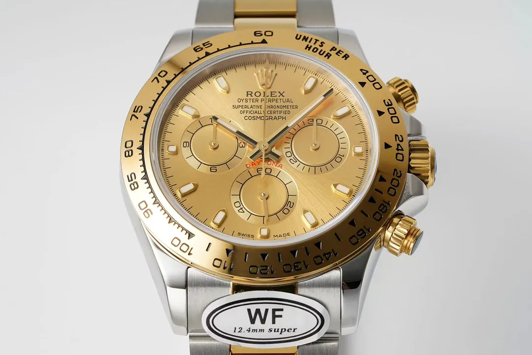 【Top replica】💰4500! Rolex Daytona is coming! A one-to-one replica of the original! All dials are carefully crafted and developed based on original genuine dials as templates! 904L fine steel 1:1 genuine replica manufacturing! Ultra-high precision polishing and detail processing! The bevel edge of the glass has the correct curvature, high transparency and good texture! The white steel scale ring and ceramic ring are oil-filled and electroplated with exquisite effects! Each one is literally an original genuine substitute dial! Unmatched by high imitations on the market! It is a special dial for k gold replica watches! The original luminous nails and hands have been successfully reproduced! Case and strap details! They are all authentic products! Different styles, different shell shapes, different connections! Every detail is in place! Make sure every style is correct! It is the only one on the market that truly does it with care!