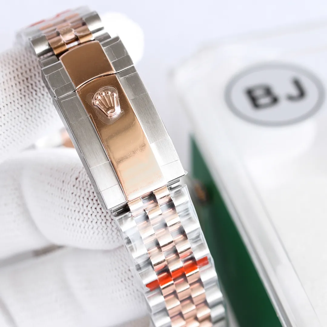 【High-end replica】💰1160! 【Top Replica】💰Private chat! The Rolex Diary series continues to improve the replica effect, and the ROLEX research spirit of continuous improvement in gold, rose, and stainless steel, especially the industry recognition of the five artifacts, has been an upward trend in sales! [Size] Diameter 41mm [Mirror] Scratch-resistant sapphire mirror, anti-reflective convex magnifying calendar window [Case] ​​316L stainless steel, the crown is the same as the counter! [Movement] 3235 automatic mechanical movement, ensuring the stability of the movement! [Watch Strap] Oyster-style three-piece and five-piece watch straps, folding buckle, as easy to buckle as at the counter, and the details of the buckle are also well engraved! This picture was taken as a top-notch replica!