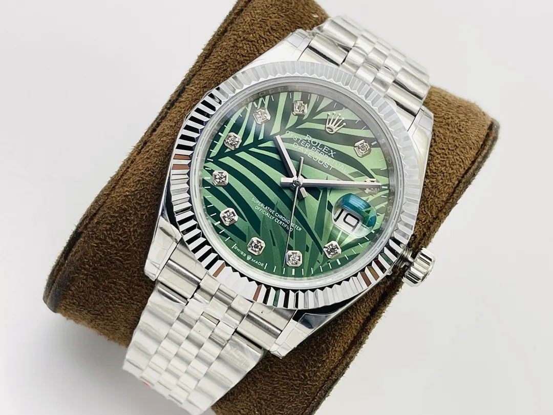 [VR Factory2022 latest masterpiece] Rolex’s latest Datejust series mechanical watch! 1⃣️[Size] Diameter 41MM, thickness 12MM! 2⃣️[Movement] Equipped with 2836 movement, strict debugging ensures accurate travel time, stable performance, and zero repairs! 3⃣️【Dial text】Using top-grade Swarovski diamonds and hand-inlaid craftsmanship, it is designed with the concept of excellence! 4⃣️[Case Buckle] The 904L stainless steel case is made of the same material as the original version and paired with a 904L stainless steel strap/original safety buckle! 5⃣��The watch strap is made of 904L Oyster steel.  6⃣️The side of the watch case is consistent with the original version and adds a QR code to prevent counterfeiting! 7⃣️【Mirror】Scratch-resistant sapphire crystal, anti-reflective convex magnifying calendar window, pure waterjet cutting! VR Factory is the same on the outside as it is original! Welcome friends from all walks of life to taste it!