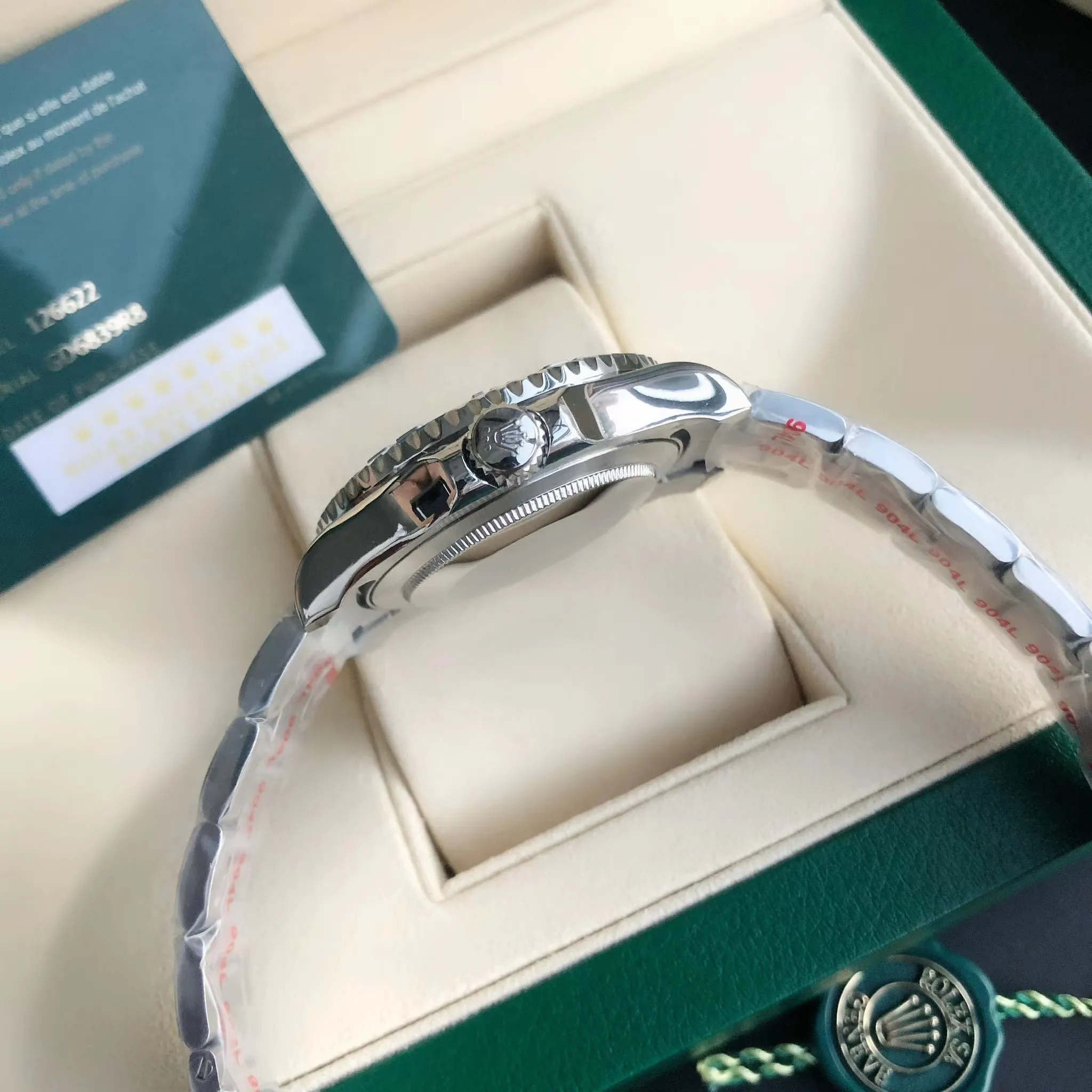【High-end replica】💰1160! 【Customized all-in-one machine】💰1720! All Rolex Yacht-Master 40mm watches are shipped. On the basis of adhering to the characteristics of the brand, they are simultaneously matched with the original buckle of the stainless steel strap. [Movement] Equipped with a dedicated and manufactured 0️⃣reworked, 💯new original Citizen 9015 all-in-one fully automatic mechanical movement, with accurate travel time and excellent performance. [Case] 316L stainless steel case The original version of the ceramic ring rotates in both directions simultaneously, perfectly presenting the same curvature and luster as the original version. The ultra-strong high-density mineral glass mirror and exquisite workmanship perfectly inherit the original diving and swimming 🏊‍♀️Performance [Literal] The scale is clear, the luminous light is super long-lasting, the details are synchronized and authentic, the inner shadow ring is clear and the font is well-proportioned [Strap] 316L stainless steel adjustable buckle with imported high-quality rubber strap, comfortable and durable to wear ⚠️Please look for the exclusive quality