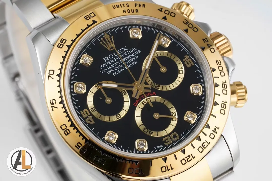 【Top Replica】💰3700! Rolex Cosmograph Daytona. Challenging all versions on the market, it took three years of research and development to create a case that is exactly the same as the original. 1⃣️The absolute ultimate ultra-thin thickness of 12.4MM (no difference from the official authentic 12.4MM thickness). 2⃣️While improving stability, the exclusive customized Swiss 4130 movement is perfectly embedded in the watch case to achieve universal case accessories with genuine products. 3⃣️The authentic ceramic ring mouth of the same style provides the strongest quality assurance through PVD coating technology. 4⃣️The text has zero color difference from the original, restoring the classic black and panda color dial, the scales and hands are deeply polished, no frizzy and flawless. 5⃣️Advantages: The needles are all made of super luminous light, the radian of the literal nail is the same as the original one, and the logo is engraved on the bottom of the ceramic ring.          6⃣️(The font on the ceramic ring is the same as the original) The raised mirror glass is a feature of Daytona. Consistent with the original, the strap and case are made of 904L stainless steel)