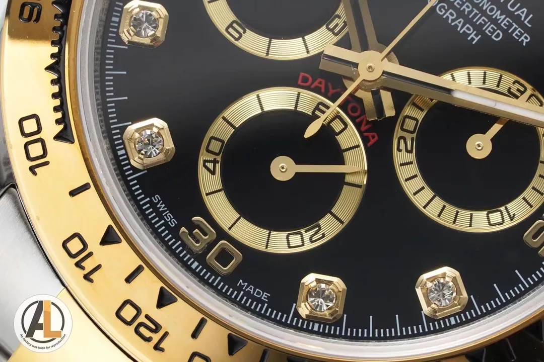 【Top Replica】💰3700! Rolex Cosmograph Daytona. Challenging all versions on the market, it took three years of research and development to create a case that is exactly the same as the original. 1⃣️The absolute ultimate ultra-thin thickness of 12.4MM (no difference from the official authentic 12.4MM thickness). 2⃣️While improving stability, the exclusive customized Swiss 4130 movement is perfectly embedded in the watch case to achieve universal case accessories with genuine products. 3⃣️The authentic ceramic ring mouth of the same style provides the strongest quality assurance through PVD coating technology. 4⃣️The text has zero color difference from the original, restoring the classic black and panda color dial, the scales and hands are deeply polished, no frizzy and flawless. 5⃣️Advantages: The needles are all made of super luminous light, the radian of the literal nail is the same as the original one, and the logo is engraved on the bottom of the ceramic ring.          6⃣️(The font on the ceramic ring is the same as the original) The raised mirror glass is a feature of Daytona. Consistent with the original, the strap and case are made of 904L stainless steel)