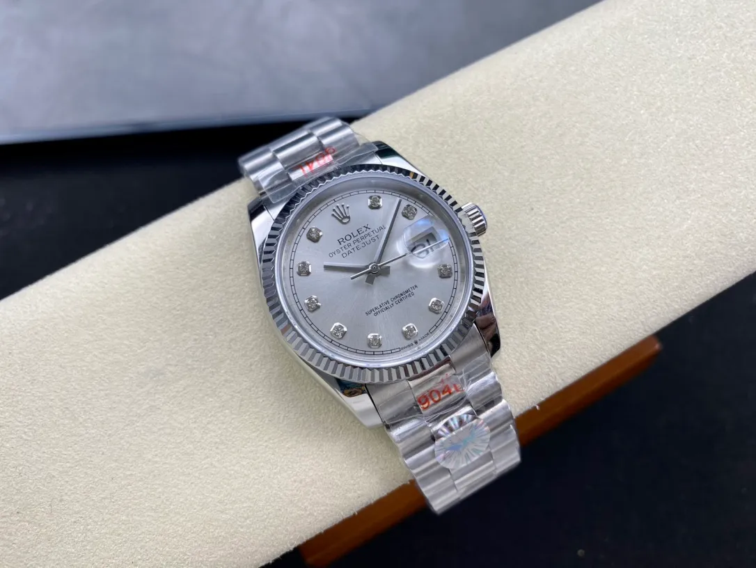 【High-end replica】💰1240! Rolex Single Calendar Datejust Series 36mm [Diameter] 36mm [Movement] Equipped with imported fully automatic mechanical movement [Ring] Rolex RingCommand triangular pit pattern / aperture [Mirror] Scratch-resistant sapphire glass mirror [Material] Imported 316L stainless steel case [Strap] Stainless steel (Oystersteel) optional three-bead/five-bead chain strap [Buckle] Original buckle Super high quality, more beautiful in kind, market exclusive! Classic casual watch, the standard equipment for successful people, allowing you to achieve success once and for all!