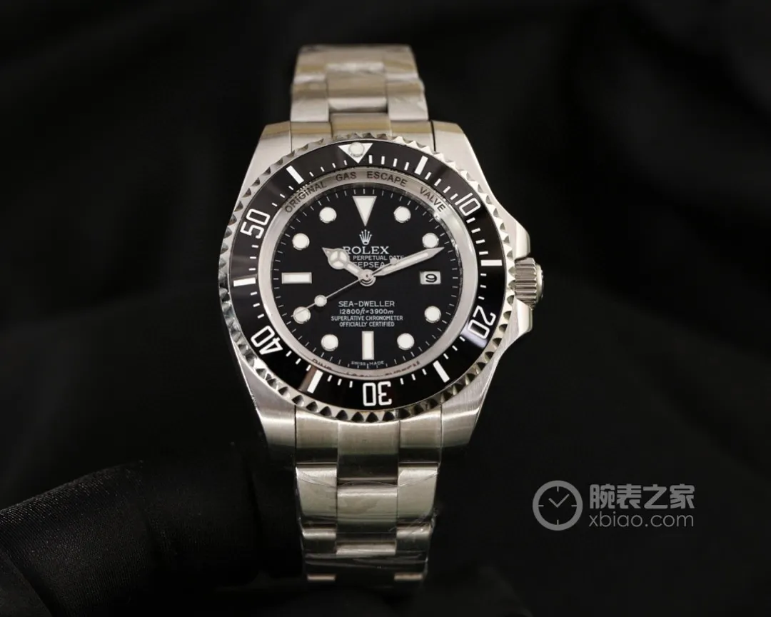 【Foreign trade import】💰1360! (Watch Home Market Trends｝The D-Blue dial DEEPSEA watch specially launched by Rolex in the middle of 2014 was commonly known as the Inter Milan Ghost King, or the Ghost King. Rolex’s water ghost has long been extinct in the watch circle. As we all know, the DEEPSEA watch, which represents Rolex and even the industry’s most adventurous diving depth, is regarded as the king of ghosts because of its 3,900-meter waterproof depth. This watch has attracted widespread attention from watch enthusiasts at home since its launch in 2014. ⚠️Story: In 2014, Rolex released this DEEPSEA watch to commemorate the famous director and diving explorer Cameron's successful arrival in the Challenger Deep, the deepest part of the Mariana Trench in 2012. Cameron's exploration depth that year reached 10,908 meters, breaking the world record. Also diving with him was a DEEPSEA specially built by Rolex. CHALLENGER watch, waterproof to a depth of 12,000 meters. This feat has been recorded in the history of deep-sea diving expeditions. The Rolex 116660 DEEPSEA watch also uses a very interesting "green and red" dial to represent the process from shallow water to deep sea and then to the completely dark depths of the trench to commemorate this process. factory [Brand]: Rolex [High-end top watch] Super waterproof performance! 🏊♀️ [Type]: Top-notch noble men's watch ⌚️ [Strap]: Genuine leather & 316 stainless steel strap [Movement]: Top-grade Zhengzhu power storage ⌚️ Exclusive to XZ factory! Material: Sapphire mirror [wear-resistant] more clear 🎬 Closer to the genuine product! Comparable to the counter! The whole watch gives the owner a more beautiful and noble temperament! [The best accessory for wise men who are full of praise!] High return rate🏆Super high-quality product🏆Size: 44mm diameter stainless steel 14 mm thickness! Good products are coming! ⌚️ [Please look for the quality of XZ factory and pay more attention to every detail!] 🔺🔺🔺 [Produced by XZ] 🔺🔺🔺 [More products • Stay tuned]