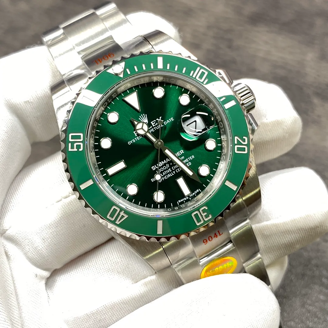 【High-end replica】💰1160! Customized all-in-one machine 💰1720! Top replica 💰Private chat! The Rolex Submariner V11 Submariner is coming, especially the Green Submariner 116610LV, which is full of sincerity. The entire ceramic ring is reborn and fired according to a new formula and temperature. The color is no different from the original to the naked eye, completely crushing all versions on the market. Due to cost reasons, the price will be much higher than the Black Water Ghost 116610LN. In addition, two exclusive technologies have been realized: [Sapphire Luminous Stone] and [One-click Snap]. Clone the original Cal.3135 integrated movement, blue hairspring, imported KIF shock absorber (not fake triangle shock absorber). Key points of the upgrade: 1. [Realistic green ring] Comprehensive analysis of the composition of the original Cerachrom green ceramic outer ring, the technology of using silicon dioxide to wrap nano alloy coloring and agent ceramic coloring, and finally determined the firing between 1100 and 1250 degrees Celsius through experiments at different temperatures. Factory N’s many years of manufacturing experience and the painstaking efforts of many engineers finally presented everyone with a palace-level green circle. It is difficult for professionals to distinguish the authenticity with the naked eye, completely crushing all current versions on the market. 2. [Sapphire Luminous Stone] Exclusive technology, a sapphire mirror is installed on the outer layer of the luminous stone. It is really difficult to install a mirror in a diameter of only 3mm. Through high-precision advanced equipment, it was successfully completed, achieving the same scratch-resistant luminous pearl as the original. Once again, it turned the tide and proved the power of Factory N. 3. [The outer ring scale will not turn black] The scale on the ring mouth adopts physical vapor deposition technology, and platinum powder is coated on the font at high temperature to make the font color durable and will not fade or turn black when exposed to water or oil. 4. [Can be buckled with one click] The outer safety buckle of the watch buckle is the same as the original one. As long as you hold the inside of the watch buckle with your finger and press the buckle body with another finger, the outer safety buckle can automatically spring open. It is also an exclusive technology in the entire market. 5. [Inner buckle ring] The ceramic piece and the ring base are combined with an inner buckle, not the double-sided tape of small factories or low-end versions. 6. [Literal texture upgrade] The luminous stones on the round nails of the literal scale are full but not overflowing, and the rasa is more delicate than before. 7. [Universal and original accessories] All original accessories are imported from Germany and CNC scanned. All accessories are interchangeable with original accessories on a one-to-one basis, including case, bezel, bottom cover, inner cover, lugs, strap, and buckle. 8. [Imported 904L steel] The watch case and strap are made of imported high-component 904L fine steel. A few manufacturers use 316 labels to pretend to be, which is truly hard, high-density, corrosion-resistant and scratch-resistant. Real shots of shipment.