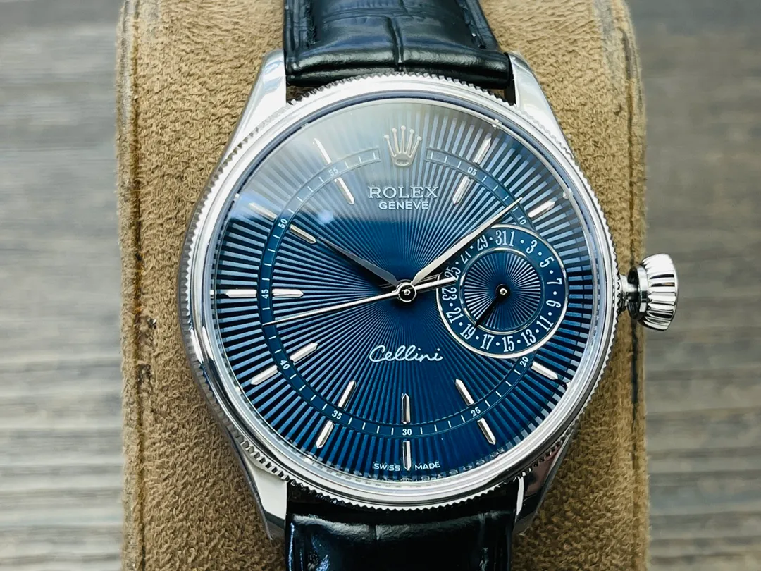 【Top replica】💰3300! Rolex Cellini Date! Coming strong! [Size] 39 mm, thickness 11.5 mm! [Movement] Equipped with a customized version of Rolex 3165 integrated movement, the large three-hand and small-hand calendar function are the same as the original version! [Case] ​​316L fine steel, top-grade thick gold plating + anti-oxidation protection, restoring the essence! [Literal] Manufacturing process of carving wavy bottom, the texture is super three-dimensional! [Pointer] Original top-notch flower batch craftsmanship! [Mirror] Sapphire glass crystal mirror! [Strap + Button] A soft American-like cowhide leather strap with clear knots and top-notch full hemming technology. It is the same as the original pin buckle for easy use! 2024's ingenious masterpiece creates an authentic experience and brings you a different authentic feeling. Welcome all watch friends to taste it!