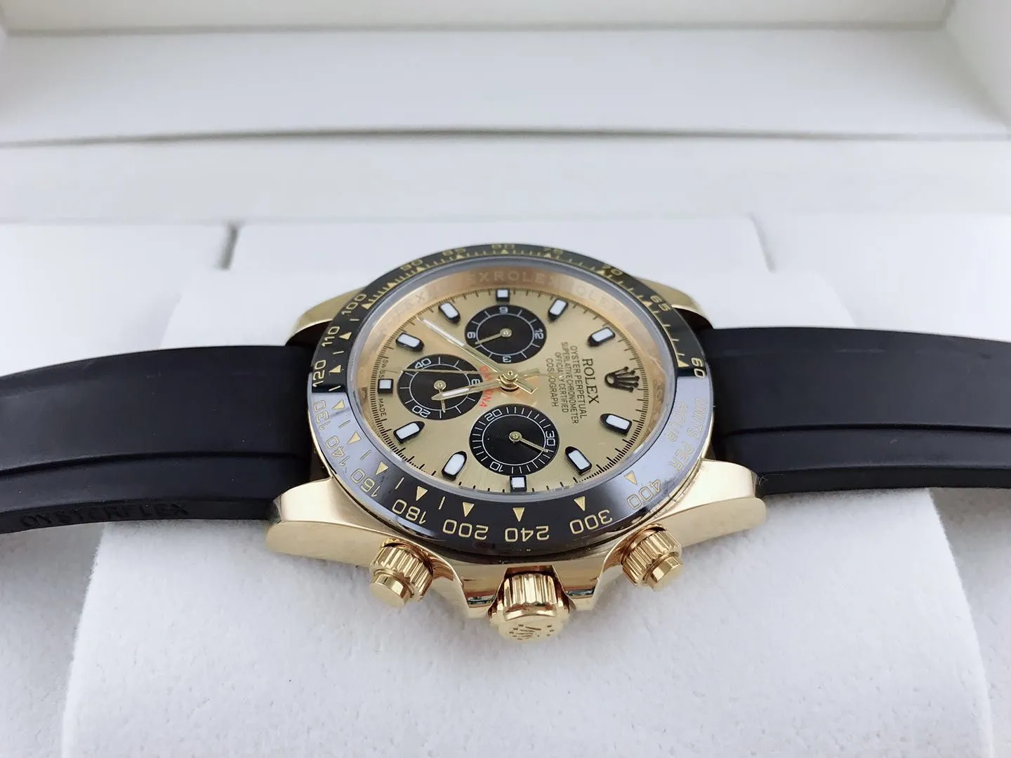 【Foreign trade import】💰970! Daytona new model recommended Rolex. Paired with original imported 8215 machine. Size 40mmx10mm, summer trendy silicone band, worth owning!