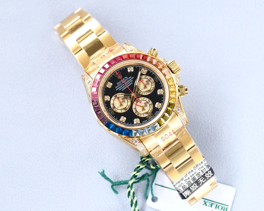 【Top replica】💰4500! Rolex Daytona New Universe Chronograph Daytona 904L Steel Watch Rainbow Di This latest design combines high technology and extraordinary beauty. [Case] ​​Size is 40mm. The Oyster case is guaranteed to be waterproof to 100 meters. The case is made of a solid piece of 904L steel. [Ring] The inlay is optimized according to the 36 gemstones with the most coordinated color gradient transition from the original factory. The height and angle are consistent, and the refraction effect is very beautiful. [Dial] Literally, each chronograph dial is refracted due to different light. The color is bright and bright, and the small eye position is aligned with the original, which is unique. [Mirror Surface] The mirror surface is made of sapphire crystal and is not easily scratched. [Movement] It adopts 7750 movement, which is efficient, accurate and stable. [Watch Strap] The watch is equipped with a folding buckle, which is also made of 904L steel. The buckle has a fine-tuning device that can be adjusted to fit the wrist very well. 🔥Top quality products are constantly produced🔥