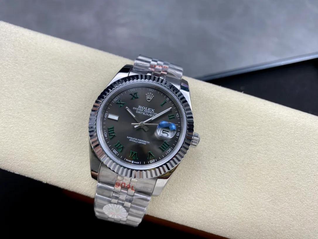 【High-end replica】💰1160! Rolex Single Calendar Datejust Series 41mm [Diameter] 41mm [Movement] Equipped with imported fully automatic mechanical movement [Ring] Rolex RingCommand triangular pit pattern / aperture [Mirror] Scratch-resistant sapphire glass mirror [Material] Imported 316L stainless steel case [Strap] Stainless steel (Oystersteel) optional three-bead/five-bead chain strap [Buckle] Original buckle Super high quality, more beautiful in kind, market exclusive! Classic men's casual watch, the standard accessory for successful men, allowing you to wear it once and for all!