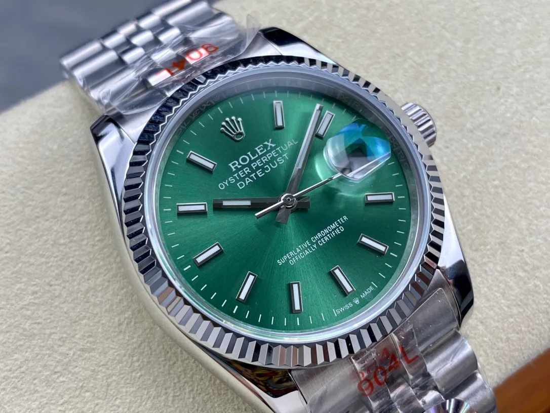【High-end replica】💰1160! Rolex Single Calendar Datejust Series 36mm [Diameter] 36mm [Movement] Equipped with imported fully automatic mechanical movement [Ring] Rolex RingCommand triangular pit pattern / aperture [Mirror] Scratch-resistant sapphire glass mirror [Material] Imported 316L stainless steel case [Strap] Stainless steel (Oystersteel) optional three-bead/five-bead chain strap [Buckle] Original buckle Super high quality, more beautiful in kind, market exclusive! Classic casual watch, the standard equipment for successful people, allowing you to achieve success once and for all!
