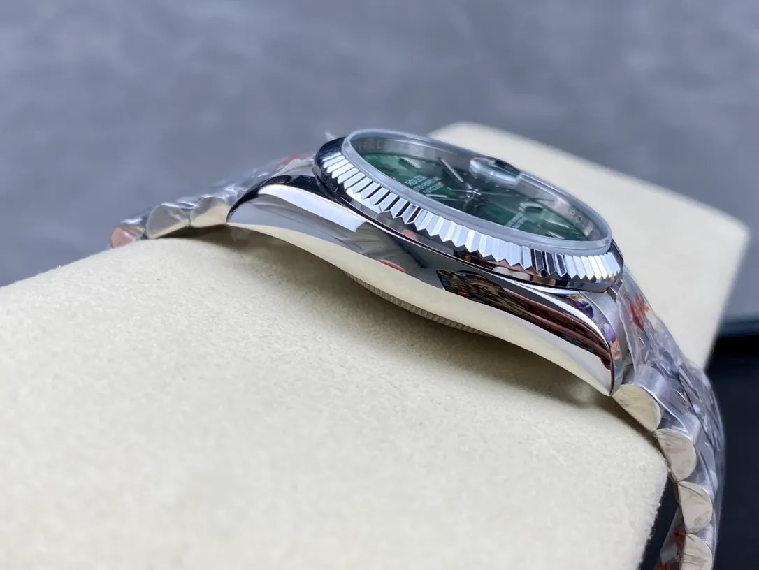 【High-end replica】💰1160! Rolex Single Calendar Datejust Series 36mm [Diameter] 36mm [Movement] Equipped with imported fully automatic mechanical movement [Ring] Rolex RingCommand triangular pit pattern / aperture [Mirror] Scratch-resistant sapphire glass mirror [Material] Imported 316L stainless steel case [Strap] Stainless steel (Oystersteel) optional three-bead/five-bead chain strap [Buckle] Original buckle Super high quality, more beautiful in kind, market exclusive! Classic casual watch, the standard equipment for successful people, allowing you to achieve success once and for all!