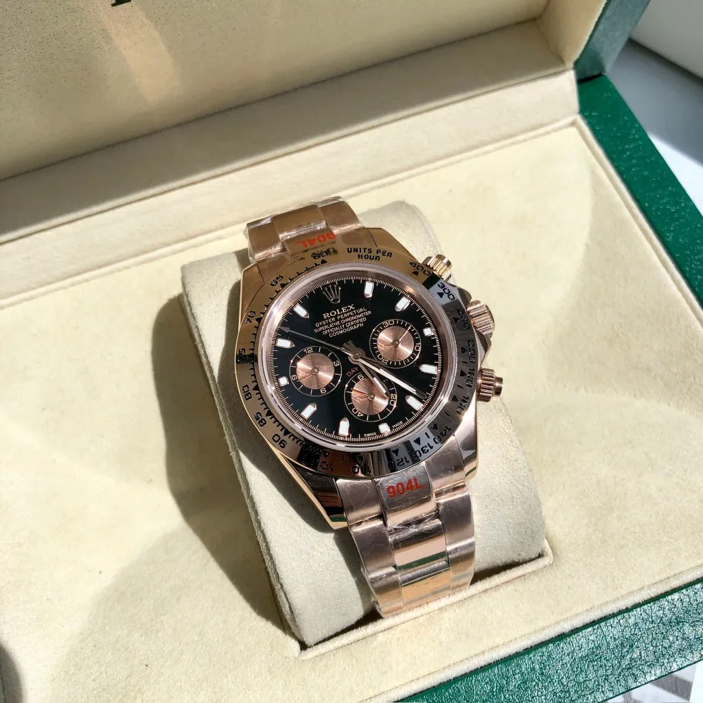 【High-end replica】💰1160! Customized all-in-one machine 💰1720! Rolex Daytona Series [Diameter] 40mm [Movement] Equipped with imported fully automatic mechanical movement [Ring] Imported finely polished ring/ceramic ring [Mirror] Scratch-resistant sapphire glass mirror [Material] Imported 316L stainless steel case [Strap] Stainless steel three-bead strap/high-quality tape [Buckle] Original buckle Super high quality, more beautiful in kind, market exclusive! Classic men's casual watch, the standard accessory for successful men, allowing you to wear it once and for all!