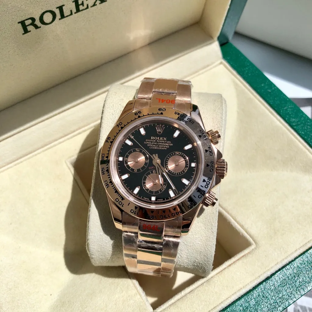 【High-end replica】💰1160! Customized all-in-one machine 💰1720! Rolex Daytona Series [Diameter] 40mm [Movement] Equipped with imported fully automatic mechanical movement [Ring] Imported finely polished ring/ceramic ring [Mirror] Scratch-resistant sapphire glass mirror [Material] Imported 316L stainless steel case [Strap] Stainless steel three-bead strap/high-quality tape [Buckle] Original buckle Super high quality, more beautiful in kind, market exclusive! Classic men's casual watch, the standard accessory for successful men, allowing you to wear it once and for all!