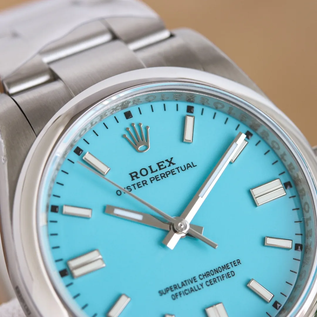 【High-end replica】💰1240! Customized all-in-one machine 💰1720! Rolex Color Oyster Perpetual‼ ️ We always adhere to high quality and ultra-high cost performance [strong][strong][strong] to benefit our cousins! You can choose between 36mm and 41mm. It adopts 2824 movement with stable running time. There is no color difference between the lettering and the original. The nails are precision polished. The raw material imported from Switzerland is ice sapphire blue with luminous effect. The lettering is the top printing technology in the industry. The super three-dimensional pointer is consistent with the original without burrs. The buckle feels the same as the original! All details are complete, the owner strongly recommends [strong][strong][strong]