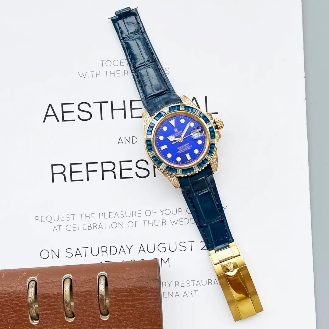 【Top replica】💰2500! The new product, Rolex’s top toy, is definitely your best friend if you don’t like street watches. Rolex's most classic Submariner Submariner was used as the prototype. After a second modification of the ring, it was then inlaid with top-quality natural gemstones. It is very shiny and extremely difficult. It is currently the most sparkling craftsmanship of the same material. The movement adopts Citizen's fully automatic mechanical movement, with super luminous characters, and a specially customized mold to make elbow beads, which completely fits the case. Flexible adjustment buckle, easy to adjust the size. Profession creates the future, once and for all. 40mm🍊Real shot🔰The quality is the same!