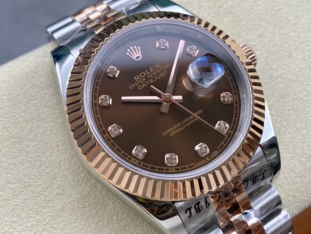 【High-end replica】💰1160! Rolex Single Calendar Datejust Series 41mm [Diameter] 41mm [Movement] Equipped with imported fully automatic mechanical movement [Ring] Rolex RingCommand triangular pit pattern / aperture [Mirror] Scratch-resistant sapphire glass mirror [Material] Imported 316L stainless steel case [Strap] Stainless steel (Oystersteel) optional three-bead/five-bead chain strap [Buckle] Original buckle Super high quality, more beautiful in kind, market exclusive! Classic men's casual watch, the standard accessory for successful men, allowing you to wear it once and for all!