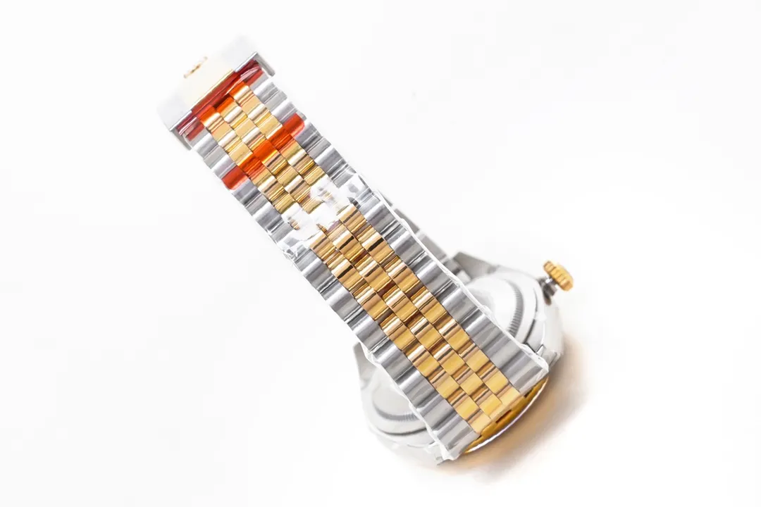 【High-end replica】💰1360! 【Customized all-in-one machine】💰1920! 【Top Replica】💰Private chat! ! ! [2023 New Style] Rolex Datejust 36 Series ① Exclusively customized 3235 movement, kinetic energy storage up to 72 hours, stable and reliable quality; ② Case: same size and thickness as the original; ③ Text: polished nails, top Swiss ice blue luminous, delicate shading, color matching; ④ Glass: sapphire glass with 2.5x magnifying glass effect, transparent glass; ⑤Watch strap: Top-notch workmanship. Each strap fits perfectly with the lug, giving the wrist the highest comfort. Produced by EW, it must be a high-quality product. Every extreme detail is the sincerity of the EW factory’s ingenuity and development; this picture is a real shot of a top-grade replica!