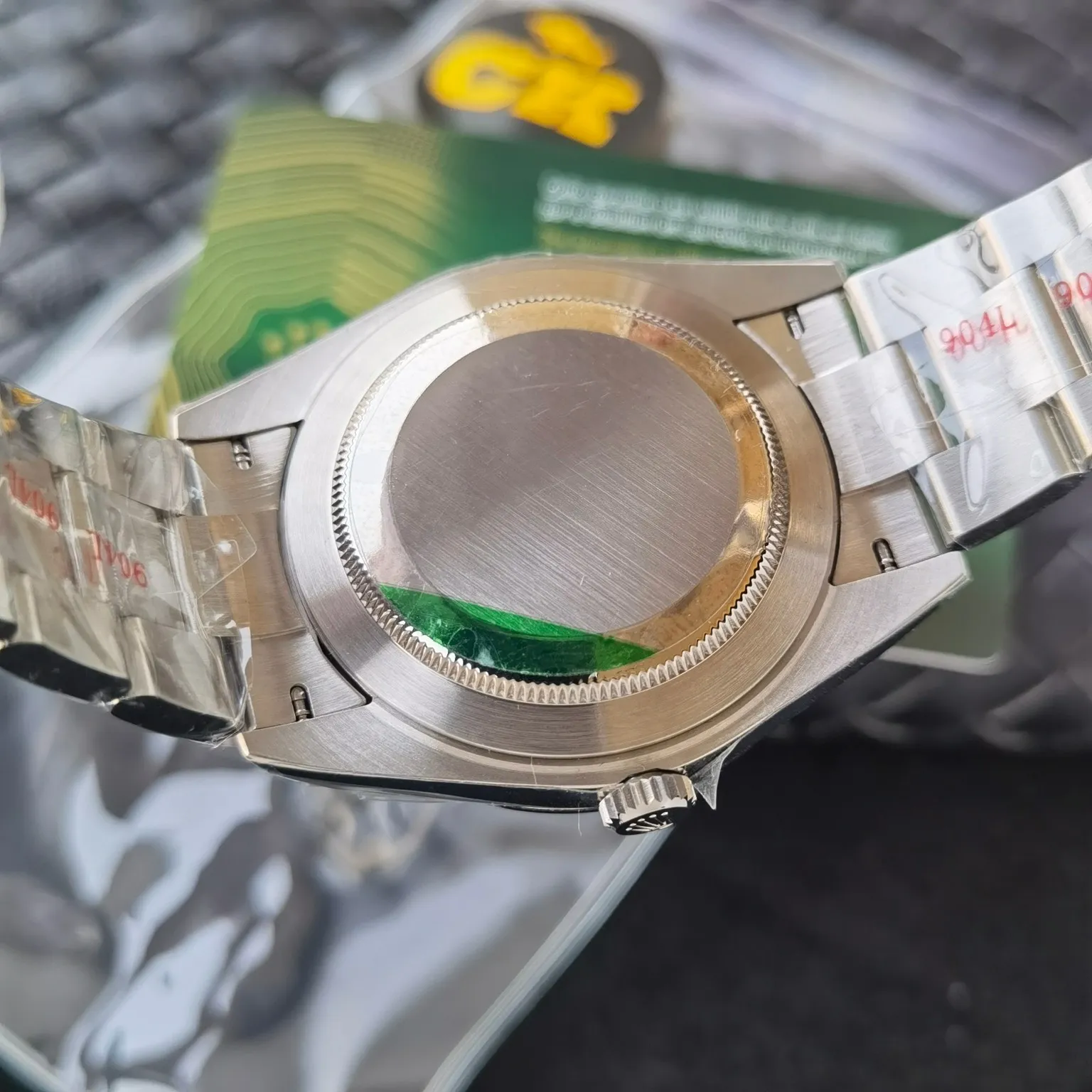 【High-end replica】💰1160! 【Customized all-in-one machine】💰1720! Each of the Rolex Datejust series is equipped with a warranty card that is synchronized with the original one to accurately ensure the identity of each one. The stainless steel strap (2 styles) is authentically molded and customized, with a customized bezel, size 41mm, equipped with the latest all-in-one 9015 imported movement, and the stainless steel strap is tightly connected to the original buckle!