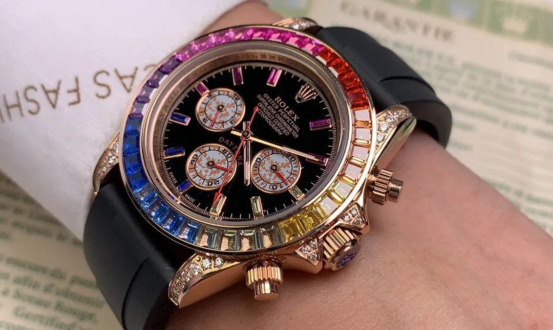 【High-end replica】💰1440! Rolex Daytona series is equipped with imported Citizen 8215 automatic machine, 40mm mineral-strengthened glass, three-bead steel belt, safety buckle. Life moves forward every second, but there is no time to look back, and there is only limitless learning.