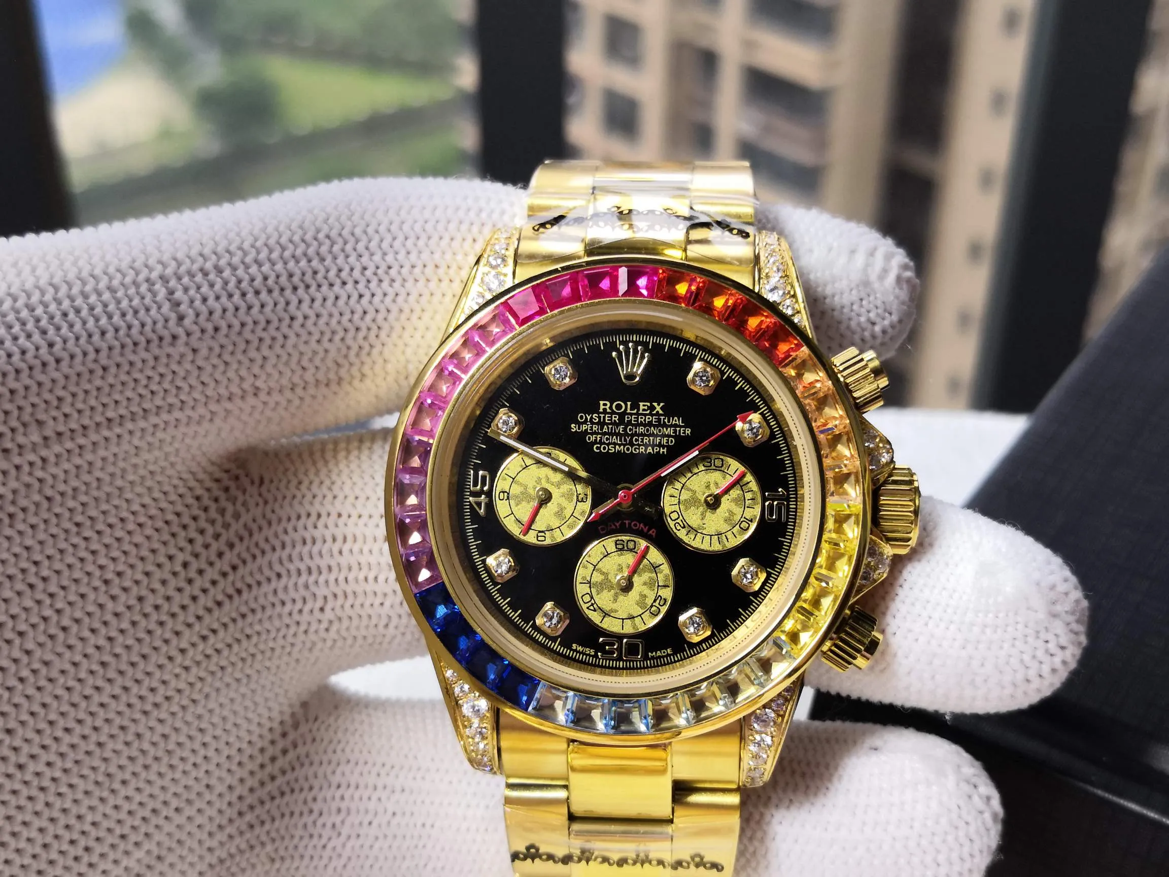 【Customized all-in-one machine】💰1720! Rolex-Rolex Cosmograph-Colored Diamond Daytona Series Colored diamonds are back in stock. Extreme details. Strict requirements to create high-quality products. Always pursue quality workmanship. The original color diamonds are exactly the same. They will never fade. They are different from ordinary cases in the market. Create new high quality. Equipped with fully automatic imported 9015 all-in-one mechanical movement. Size 42mm. Sapphire mirror. Original color diamonds. Stainless steel wire drawing with original safety buckle. ✈️✈️✈️
