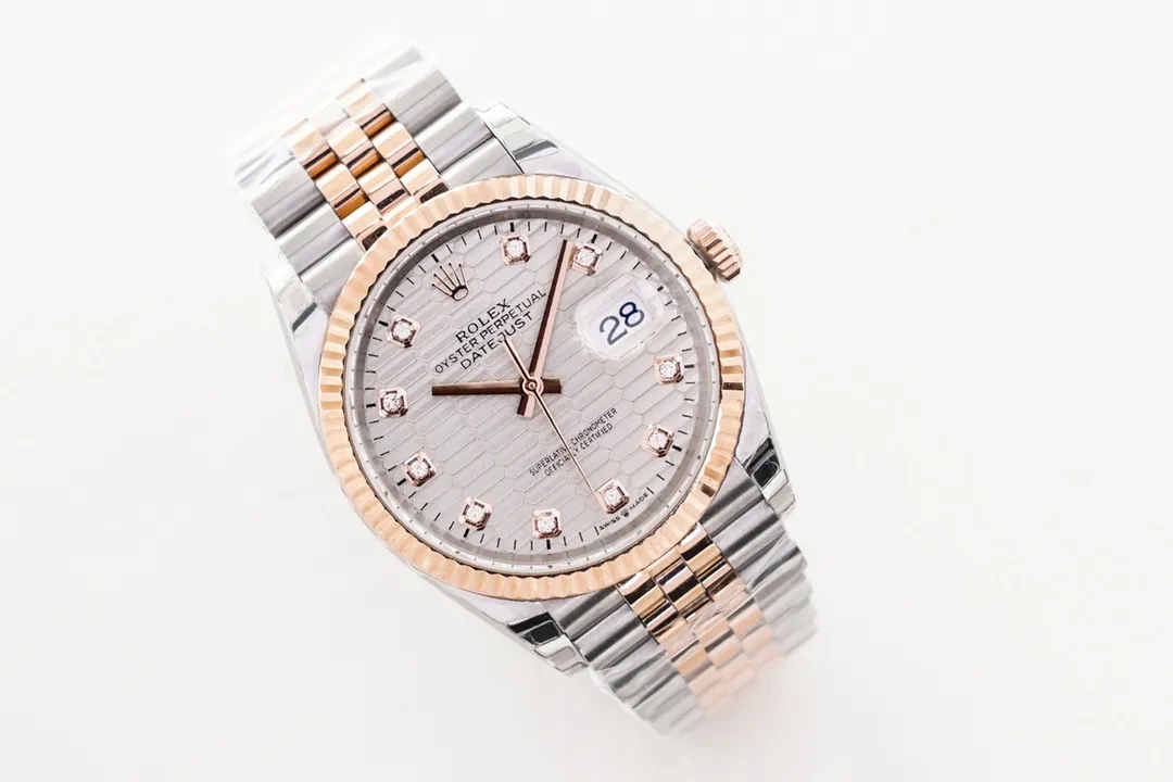 【High-end replica】💰1360! 【Customized all-in-one machine】💰1920! 【Top Replica】💰Private chat! ! ! [2023 New Style] Rolex Datejust 36 Series ① Exclusively customized 3235 movement, kinetic energy storage up to 72 hours, stable and reliable quality; ② Case: same size and thickness as the original; ③ Text: polished nails, top Swiss ice blue luminous, delicate shading, color matching; ④ Glass: sapphire glass with 2.5x magnifying glass effect, transparent glass; ⑤Watch strap: Top-notch workmanship. Each strap fits perfectly with the lug, giving the wrist the highest comfort. Produced by EW, it must be a high-quality product. Every extreme detail is the sincerity of the EW factory’s ingenuity and development; this picture is a real shot of a top-grade replica!