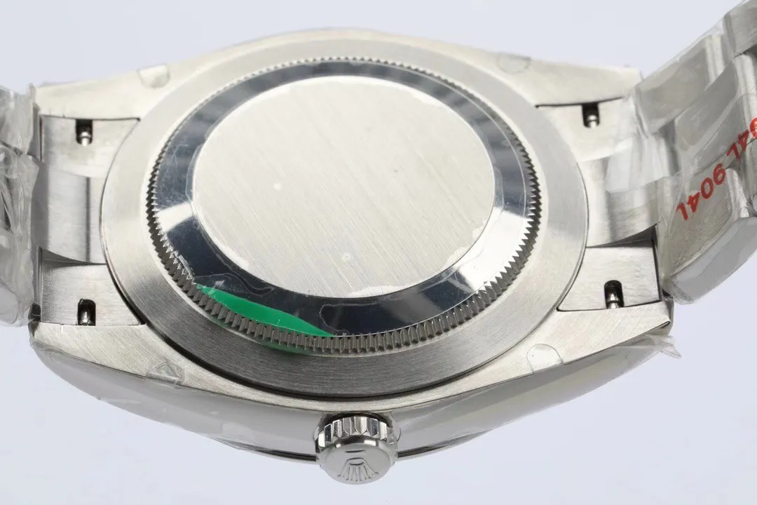 【High-end replica】💰1160! 【Customized all-in-one machine】💰1720! Rolex Oyster Perpetual 41mm men’s brand new upgrade! The colors are complete, and the official website has matching colors❤️! It is equipped with a brand new imported 9015 all-in-one mechanical movement, which has stable running time. The mirror is made of double-layer sapphire mirror, which is more wear-resistant and scratch-resistant. It is waterproof to a depth of 100 meters and can swim🏊. Buy with confidence! 😘