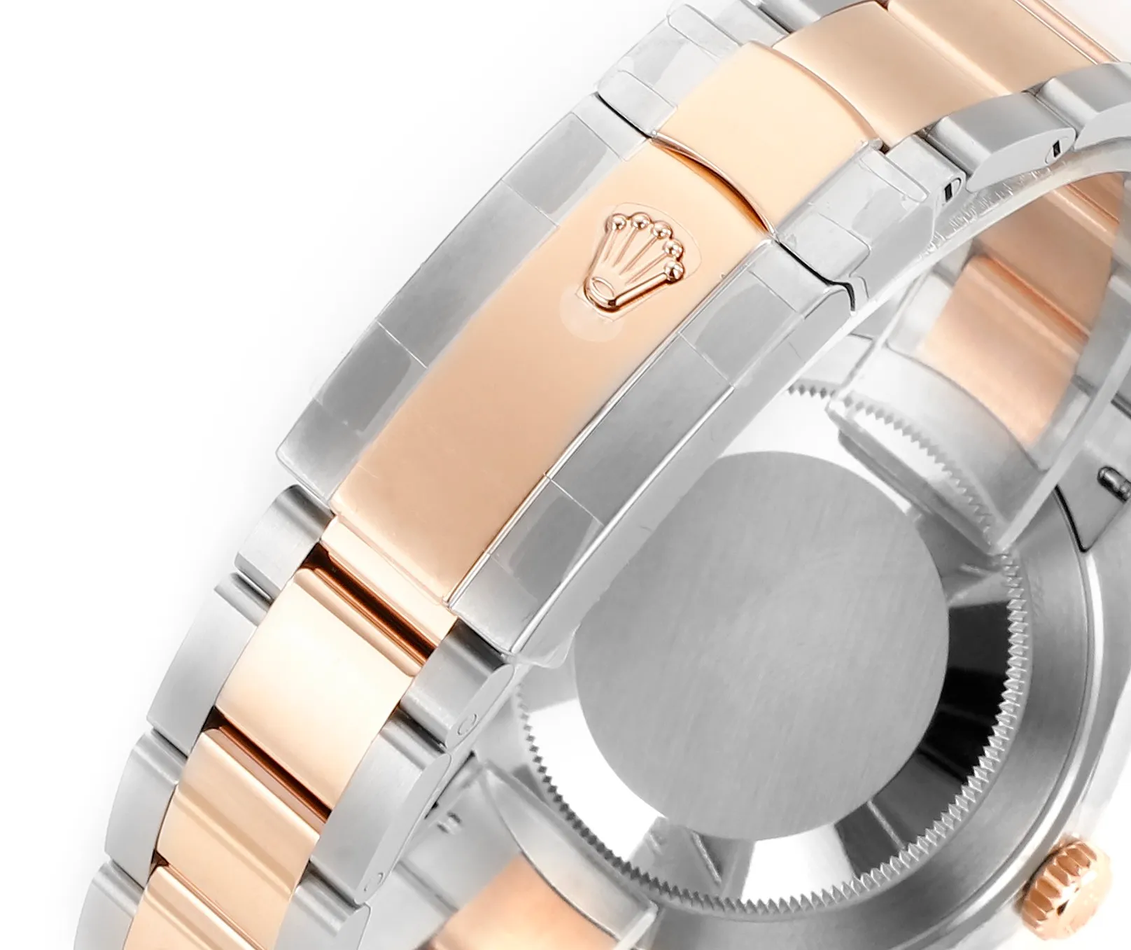 【High-end replica】💰1240! 【Customized all-in-one machine】💰1900! [Top replica] Private chat! ! ! The Rolex Datejust 41mm series creates a classic watch model. 1: The movement adopts Swiss 3235 movement. 2: In terms of material, the overall material is made of 904 steel. The curvature of the side of the case is polished in place, and the thickness of the side is consistent with the original. 3: Classic dog tooth collar. The platinum (electroplated) ring presents a radiant light effect that is extremely close to the original version, and the triangular pit pattern is clean and neat. 4: The watch mirror is made of real sapphire mirror, which increases the transparency of the watch. At the same time, it has been treated with anti-glare technology, making it very convenient to read watch data and has high hardness. 5: The only synchronous original thickness in the market is 11.5mm. This picture was taken in top reproduction quality!