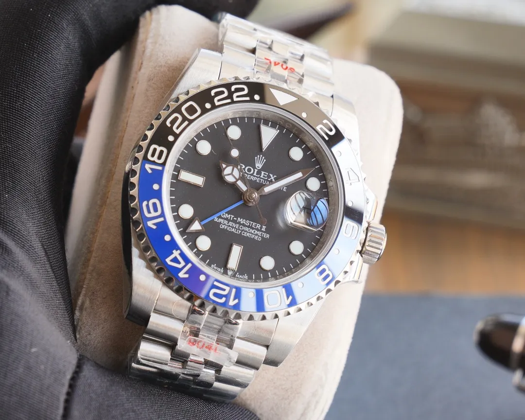 【High-end replica】💰1160! 【Customized all-in-one machine】💰1720! [Top replica] Private chat! ! ! The Rolex Greenwich [GMT-Master II] is one of Rolex's best-selling watches. It is equipped with a real ceramic ring and platinum fonts. The imported 9015 all-in-one mechanical movement has stable and reliable quality. The diameter is 40mm. It is developed one-to-one from the original.