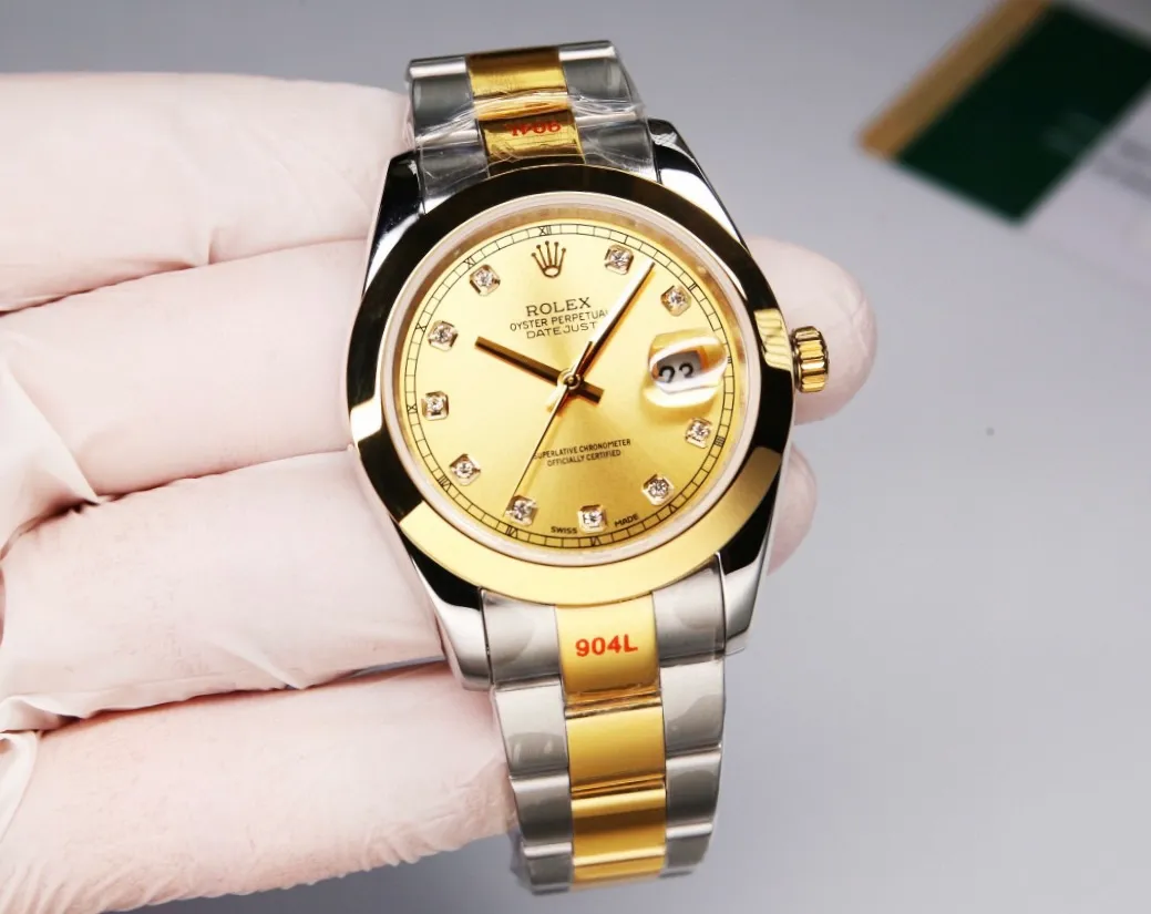 【High-end replica】💰1240! 【Customized all-in-one machine】💰1920! Taiwan factory makes strong comeback‼ ️‼ ️Outstanding work - Rolex Oyster Perpetual Datejust 41mm series watch, timeless elegance! Factory code: M126338... The 6-digit internal code is consistent with the card, and the entire set must be completed for return or exchange! [Oyster case, symbol of waterproofing] The diameter of the watch is 41mm, the thickness is consistent with the original, and the data is consistent with the genuine product 1. Classic Oyster case with triangular grooved outer ring 2. The handle adopts a screw-in design to restore the double buckle double waterproof system 3. Mirror material - anti-scratch blue crystal glass, anti-reflective convex magnification (2.5 times) calendar window [Strap details] Different watches are matched with different steel straps 1. Commemorative strap Jubilee Bracelet (five-bead belt) Material: stainless steel, commemorative type, five-row link 2. Oyster bracelet Oyster Bracelet (3-bead belt). Material: Stainless steel, head-shaped, semi-circular three-row link 3. Buckle type Folding buckle, concealed folding crown buckle [Movement] Using the exquisite and stable imported 9015 all-in-one mechanical movement, it is stable and simple, reserved, showy but not flattering, and long-lasting elegance! (Extreme reproduction requirements create high quality, playing with more than just concepts!) (Focus on original new machines) Focus is an attitude, produced by JH! The pictures were taken with a customized all-in-one machine!