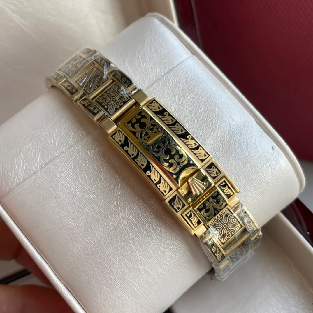 【Foreign Trade Import】💰1960! "Daytona" modified version [Latest]: Rolex 📷📷 Hand-painted [Type]: Fine men's watch [Strap]: 316 stainless steel strap [Movement]: High-end fully automatic mechanical movement [Mirror]: Mineral-strengthened glass (higher definition) Elegant taste Vast and majestic Ingenuity A treasure for the wrist Size: 42mm diameter 11mm thick Hot sale on the market! Welcome to reprint!